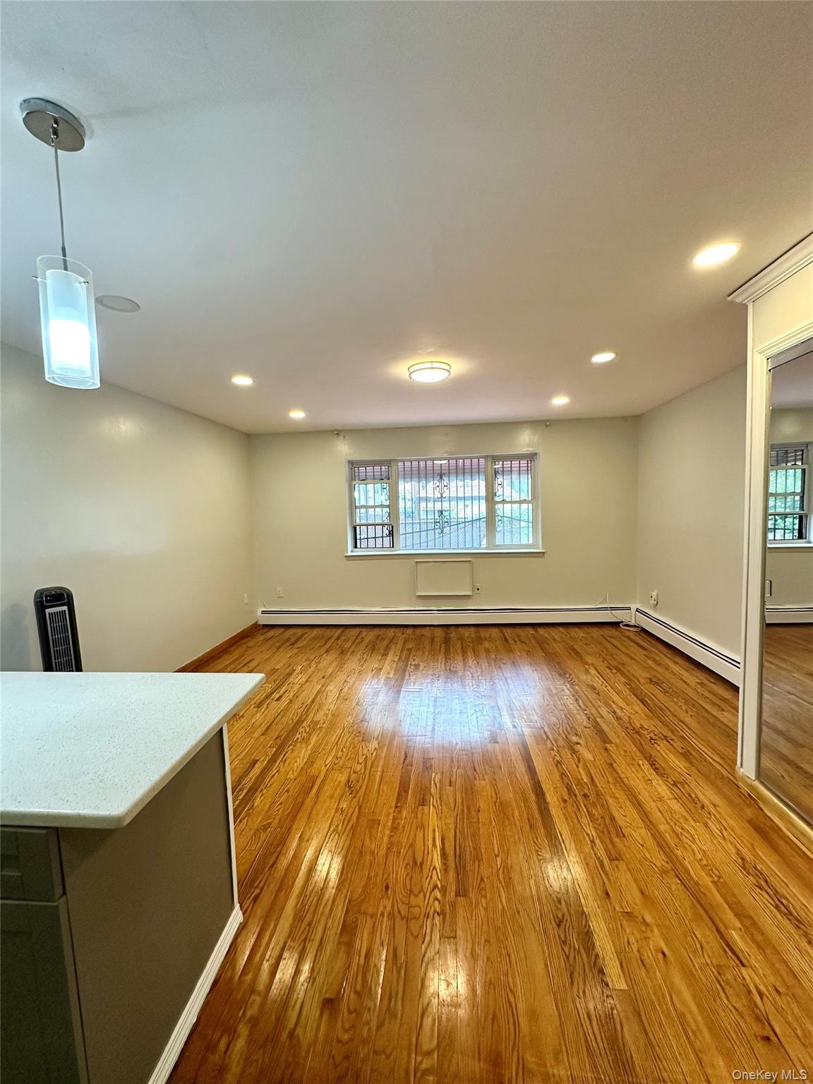 2190 De Reimer Avenue, Unit 1 photo 2
