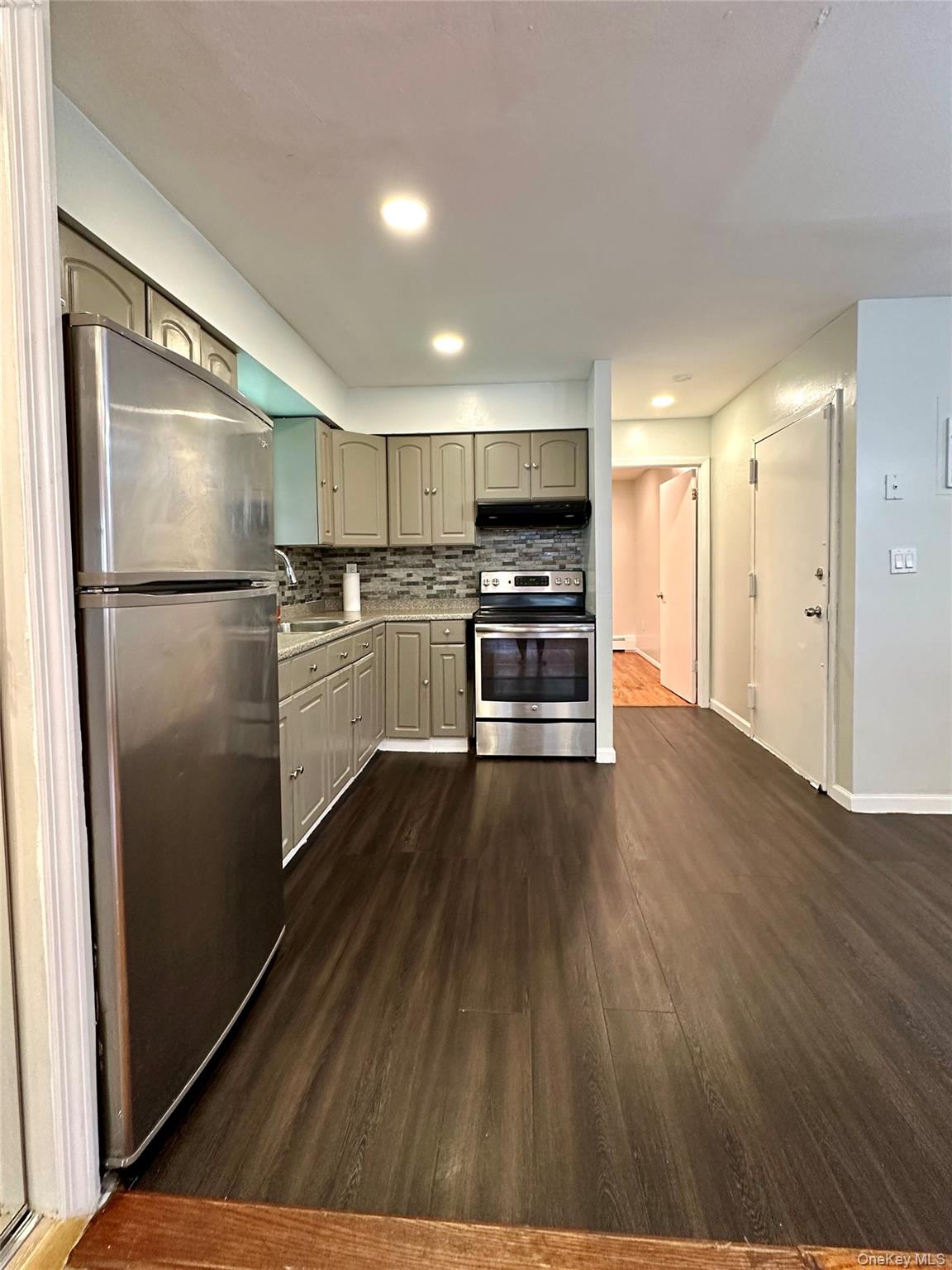 2190 De Reimer Avenue, Unit 1 photo 5