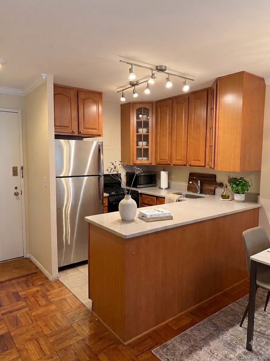 301 E 75th Street, Unit 5J photo 2