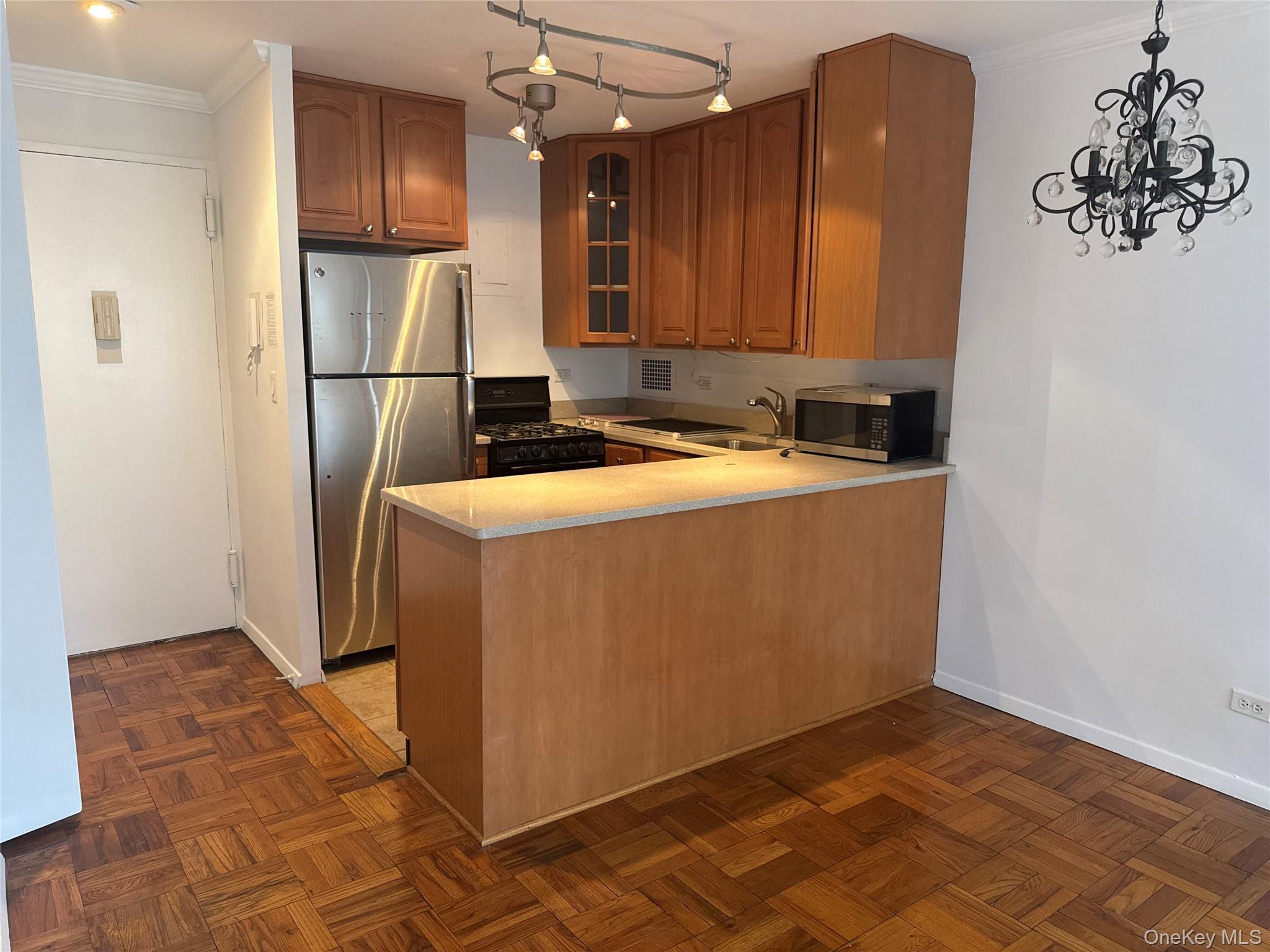 301 E 75th Street, Unit 5J photo 4