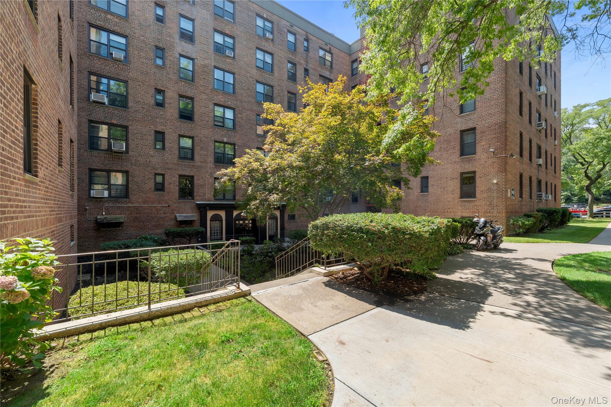 83-85 Woodhaven Boulevard, Unit 3R photo 25