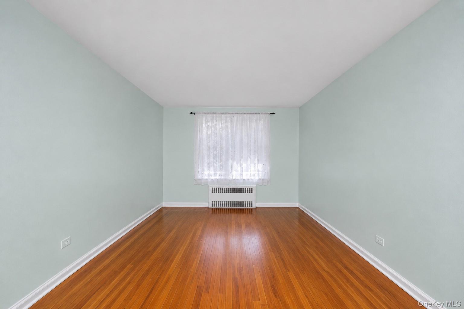 83-85 Woodhaven Boulevard, Unit 3R photo 2
