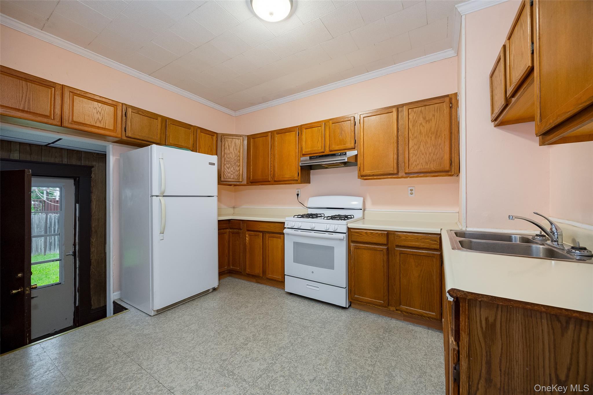 42 Oak Street – For Sale photo 9