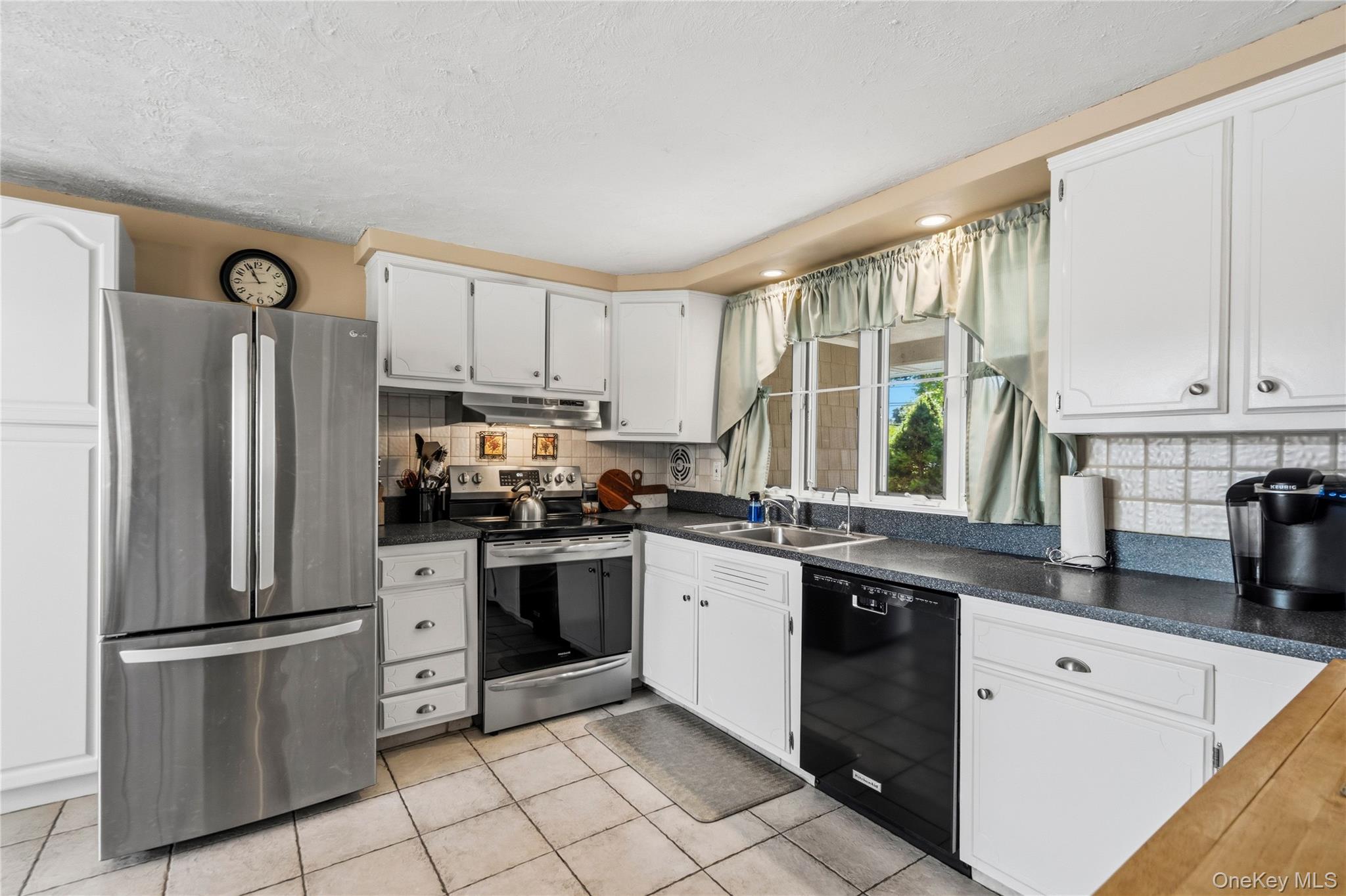 120 Budenos Drive – For Sale photo 17
