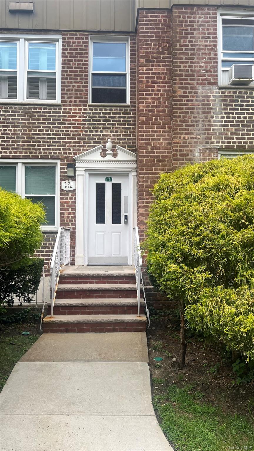 271 Cedarhurst Avenue, Unit E1