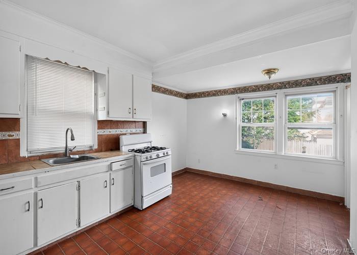 1125 Victory Boulevard – For Sale photo 8