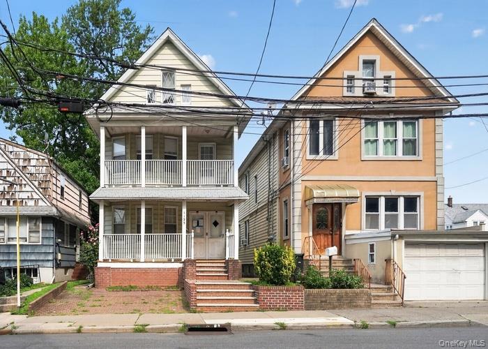 1125 Victory Boulevard – For Sale