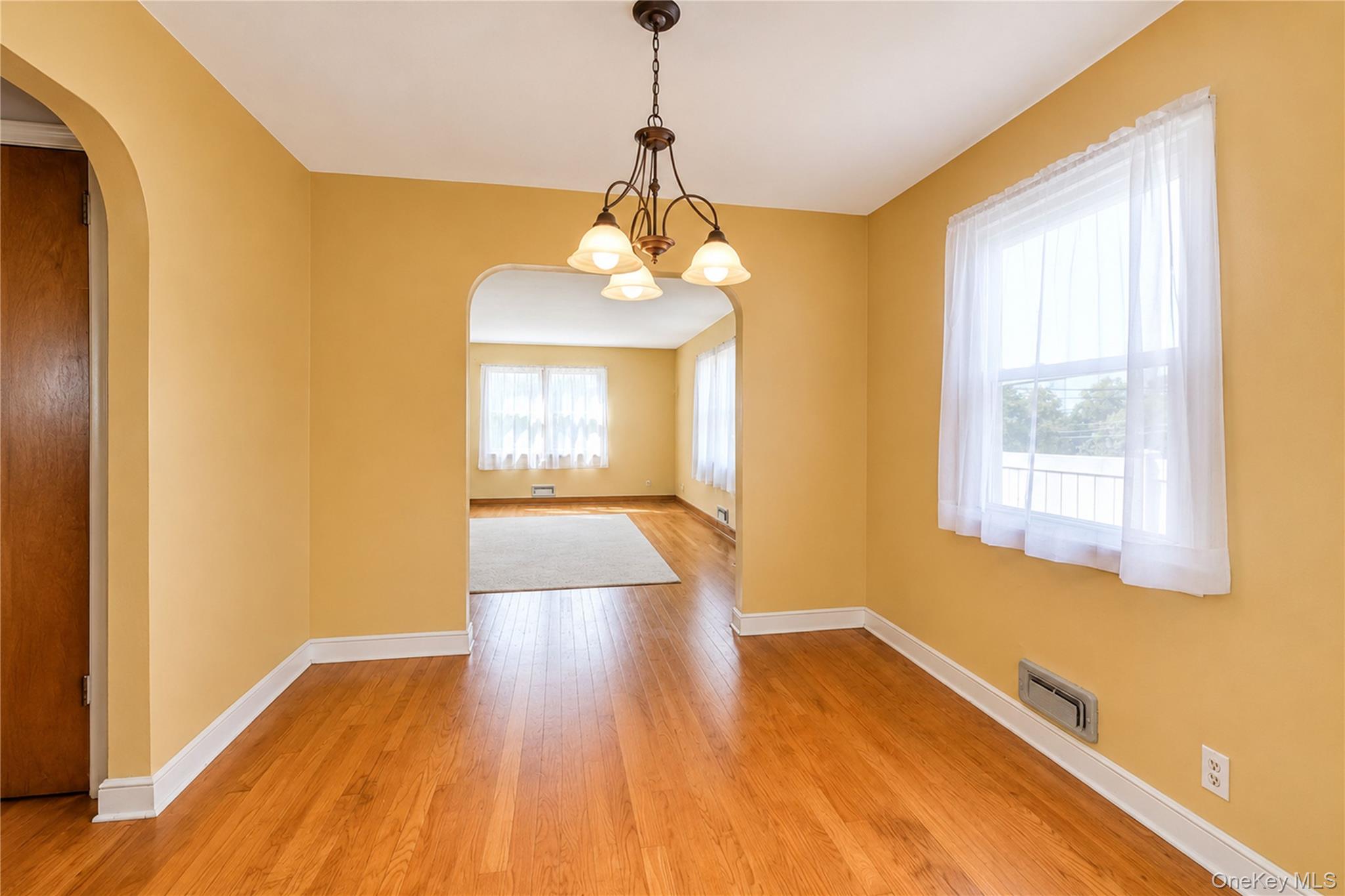 3895 Amboy Road – For Sale photo 10