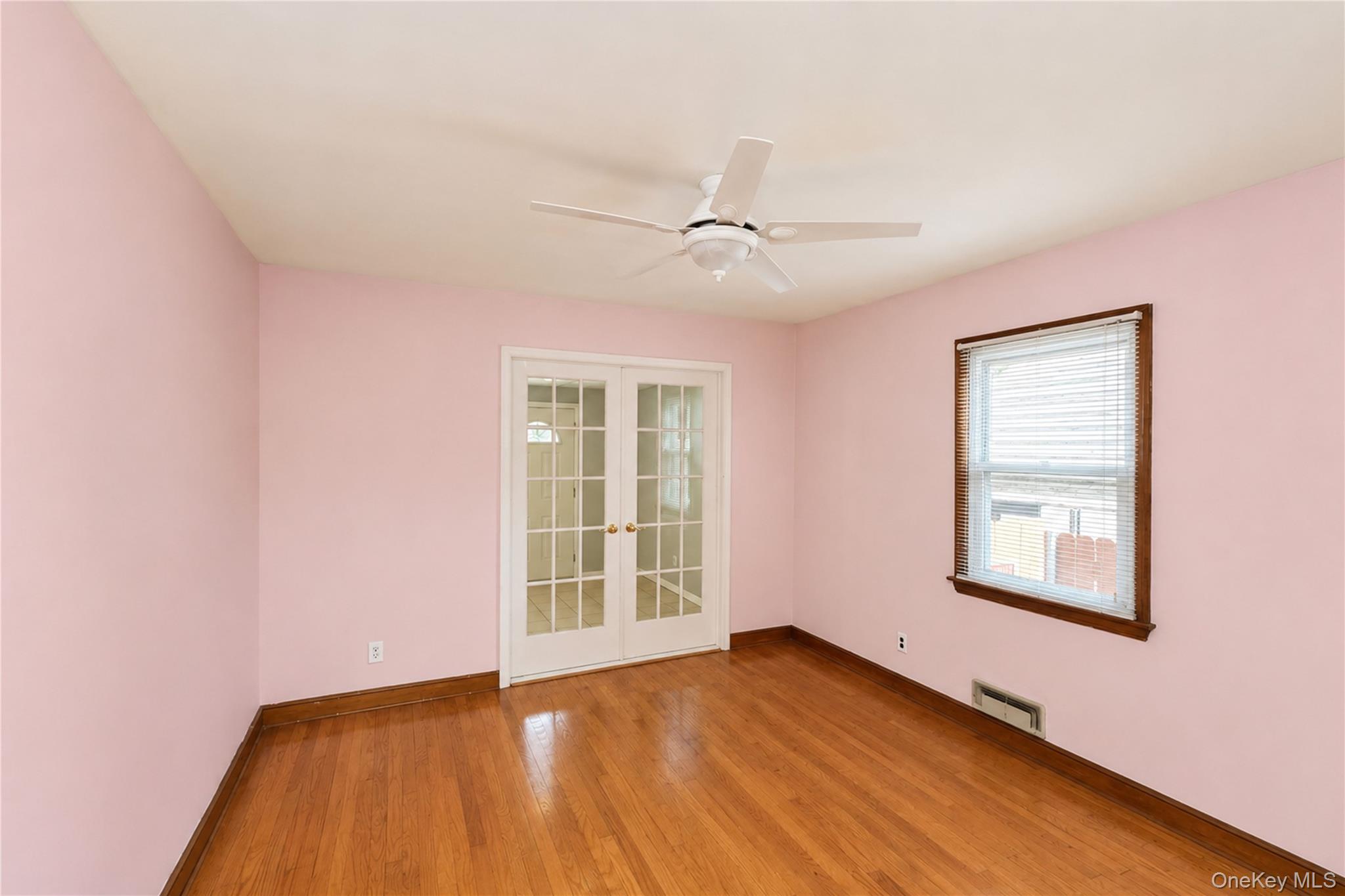 3895 Amboy Road – For Sale photo 17