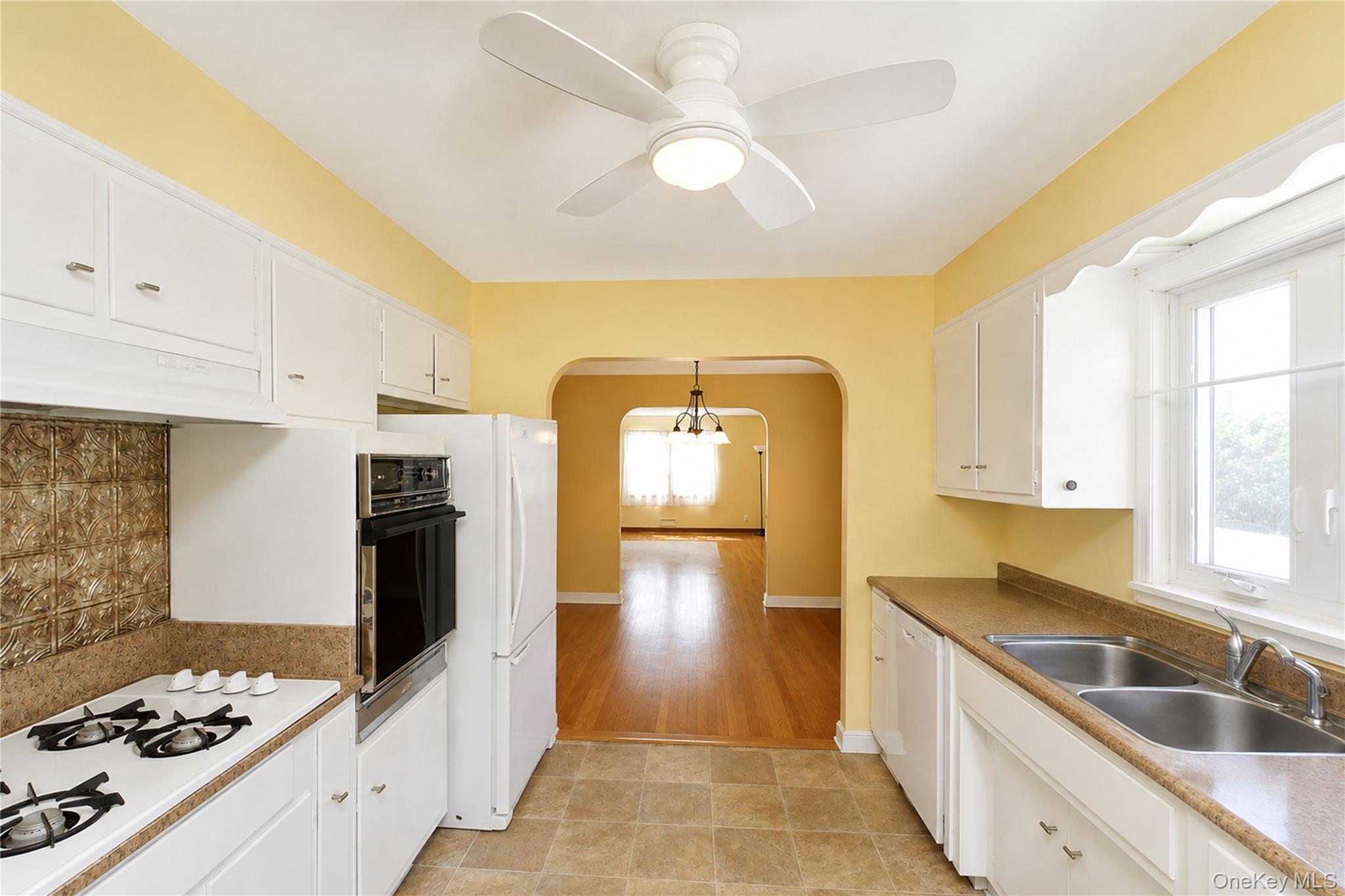 3895 Amboy Road – For Sale photo 7