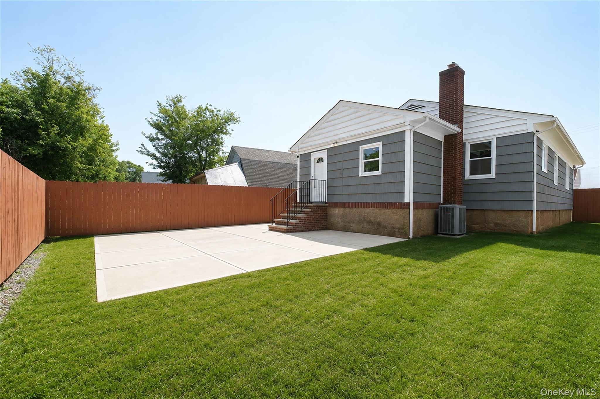 3895 Amboy Road – For Sale photo 4