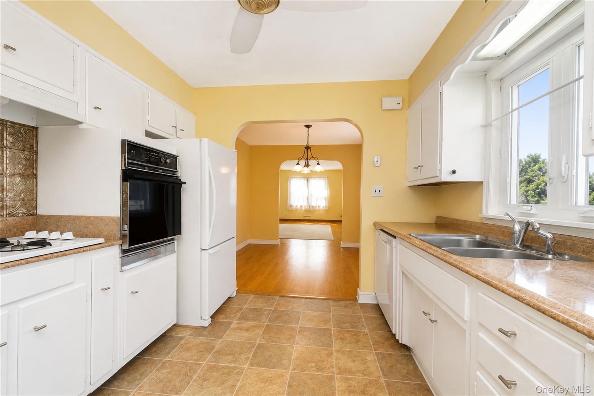 3895 Amboy Road – For Sale photo 11