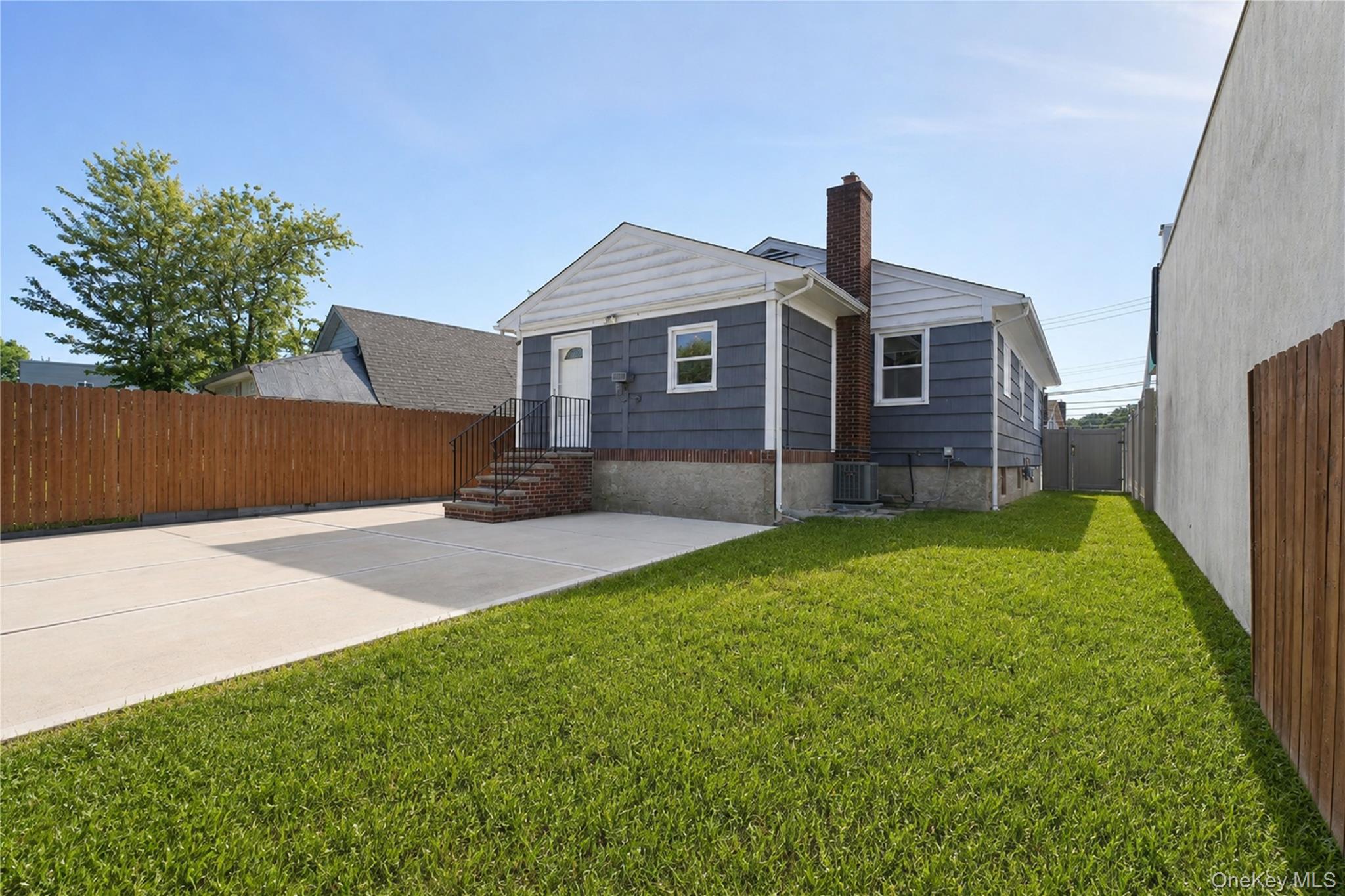 3895 Amboy Road – For Sale photo 3