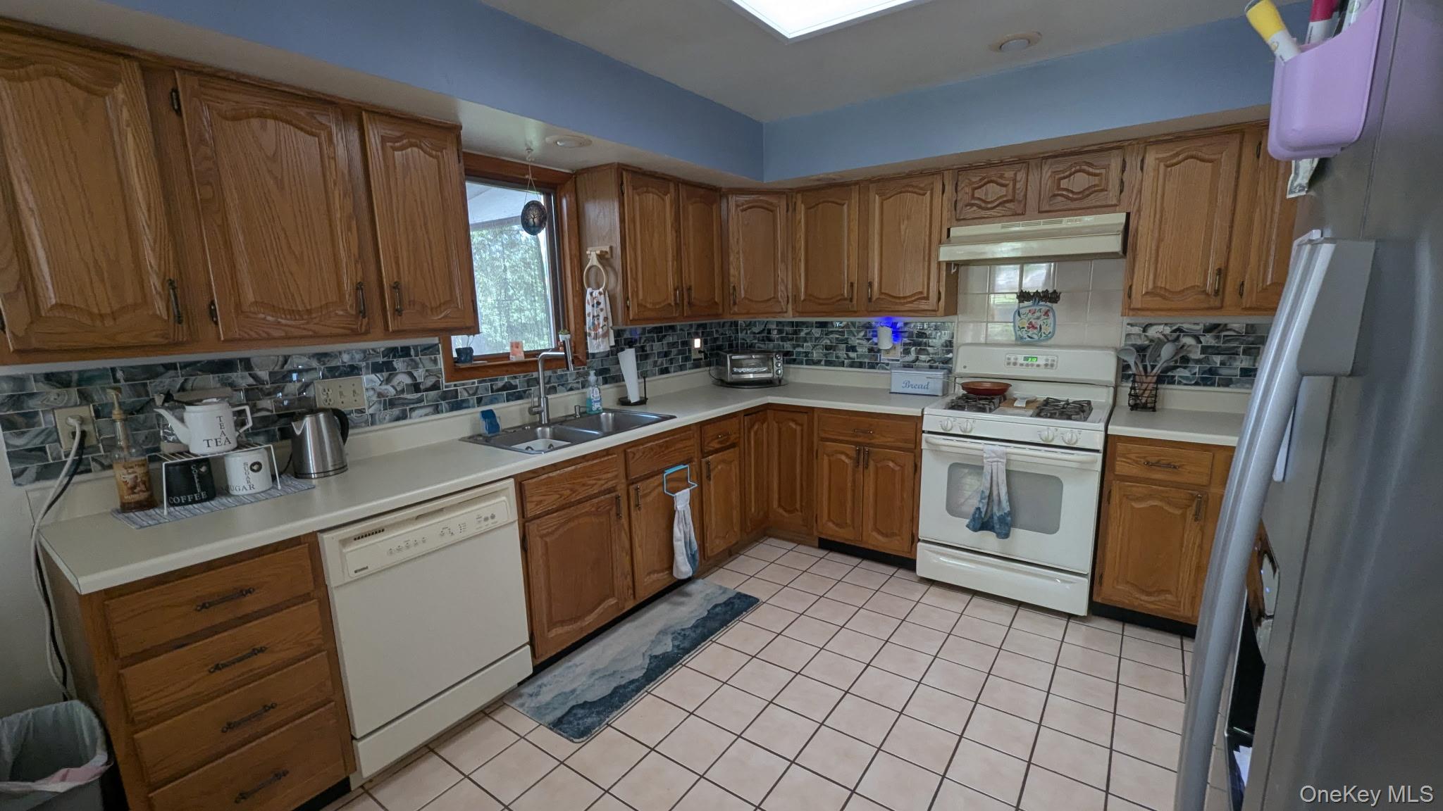 21 Kleitz Avenue – For Sale photo 5