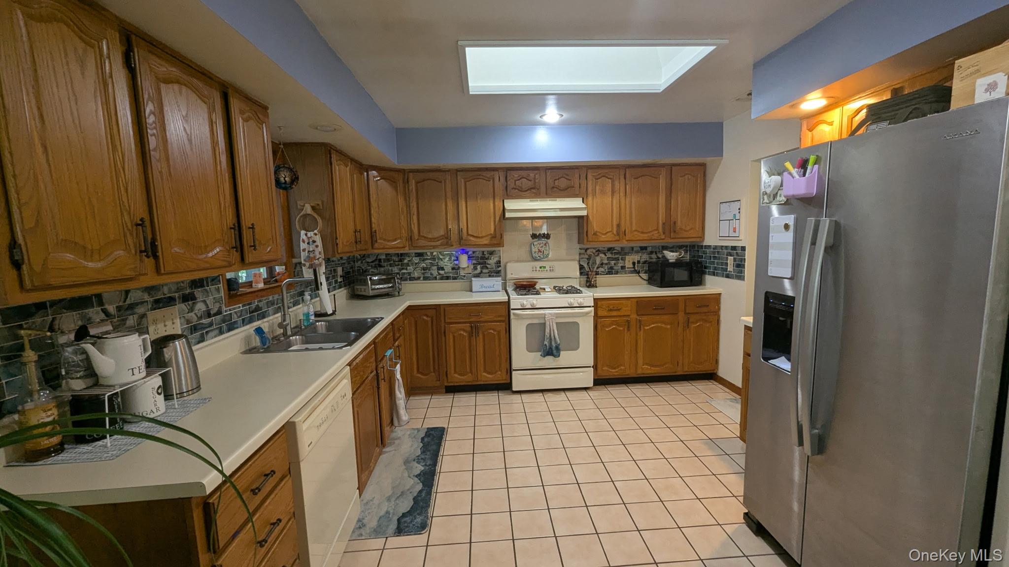 21 Kleitz Avenue – For Sale photo 4