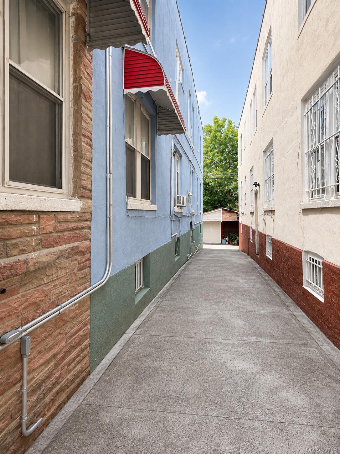 1255 Elder Avenue – For Sale photo 2