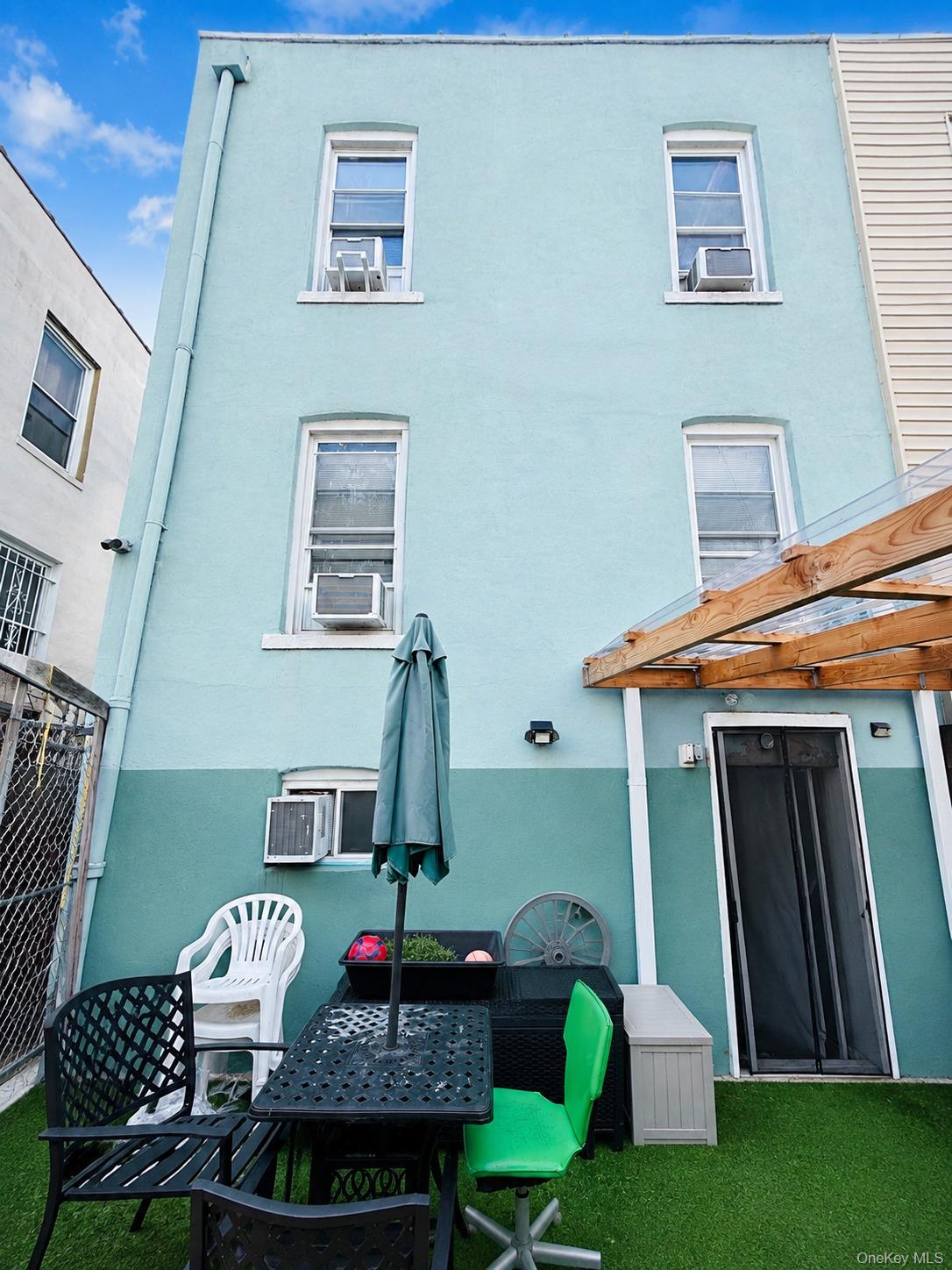 1255 Elder Avenue – For Sale photo 3