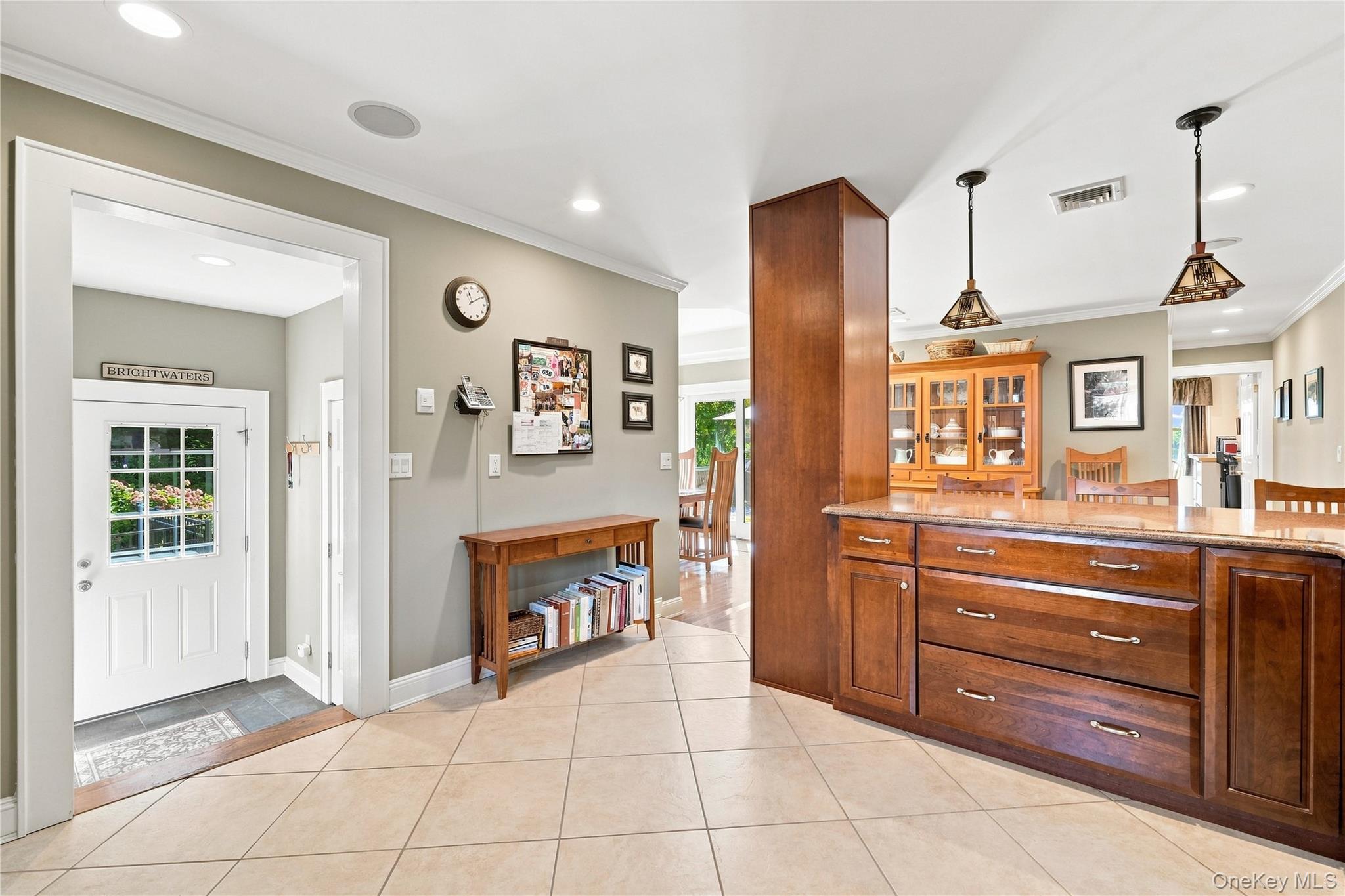 556 N Windsor Avenue – For Sale photo 24