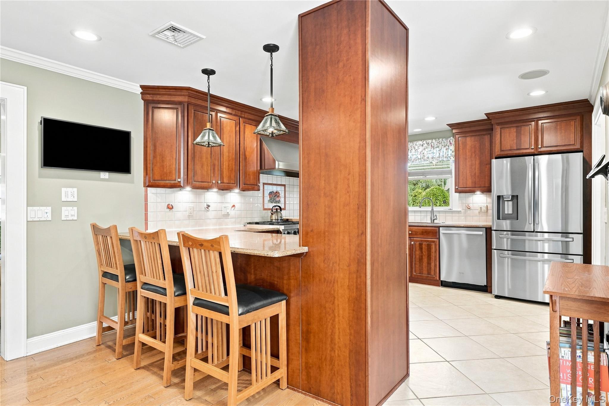 556 N Windsor Avenue – For Sale photo 21