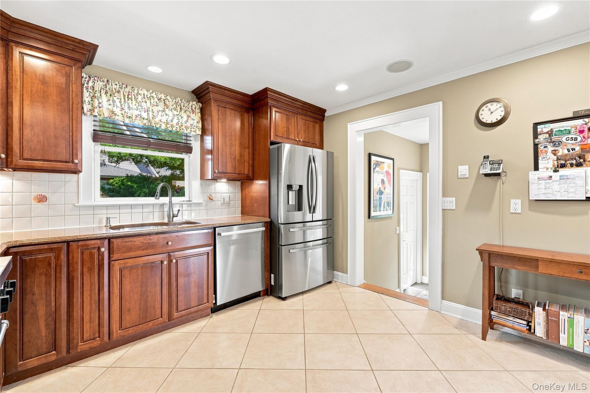 556 N Windsor Avenue – For Sale photo 25