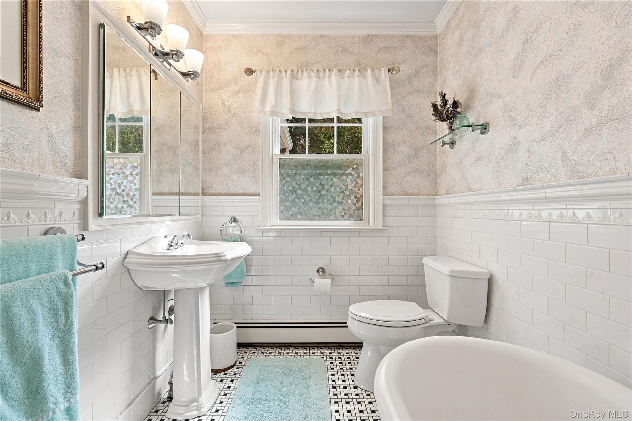 556 N Windsor Avenue – For Sale photo 32