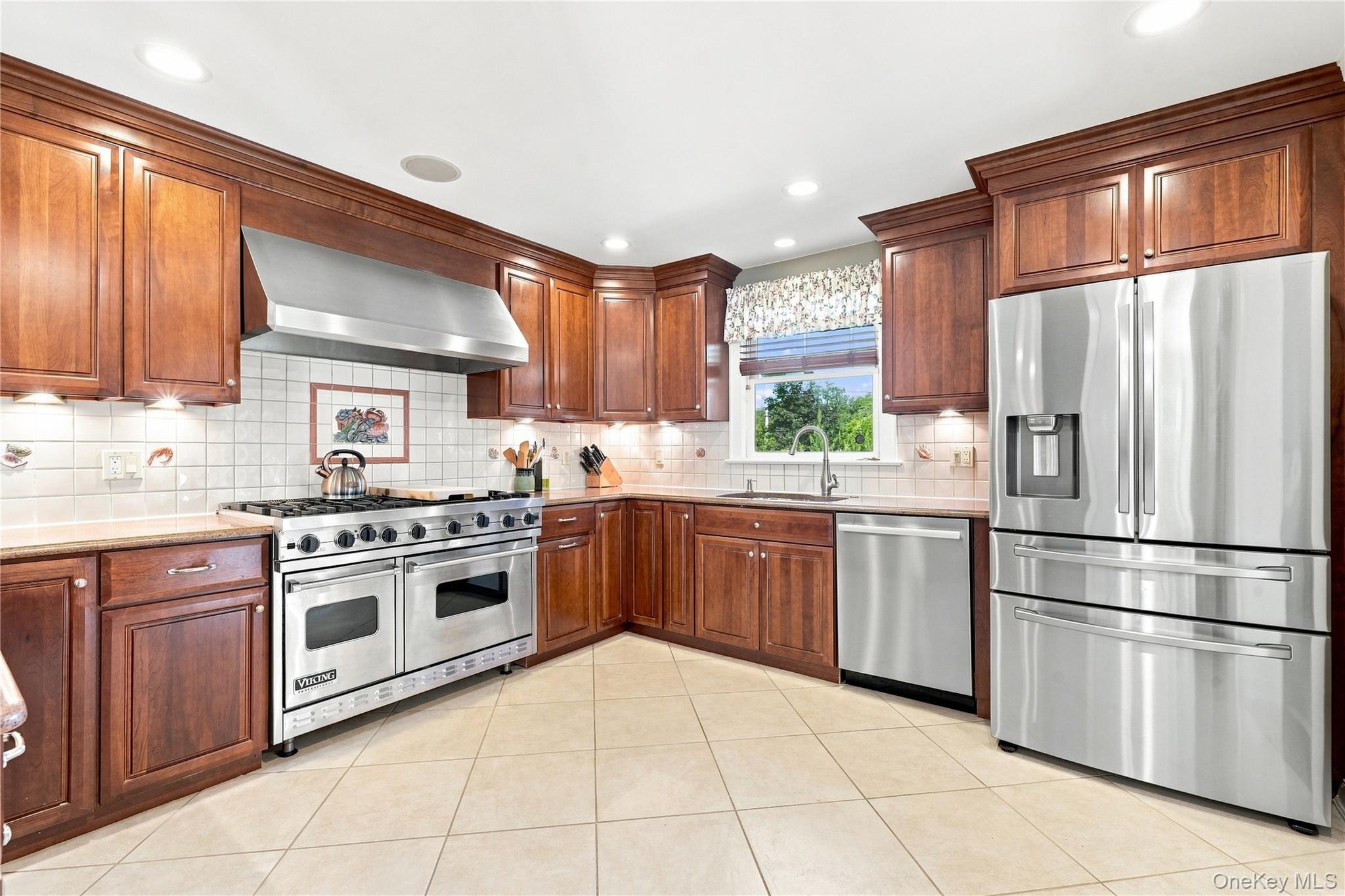 556 N Windsor Avenue – For Sale photo 22