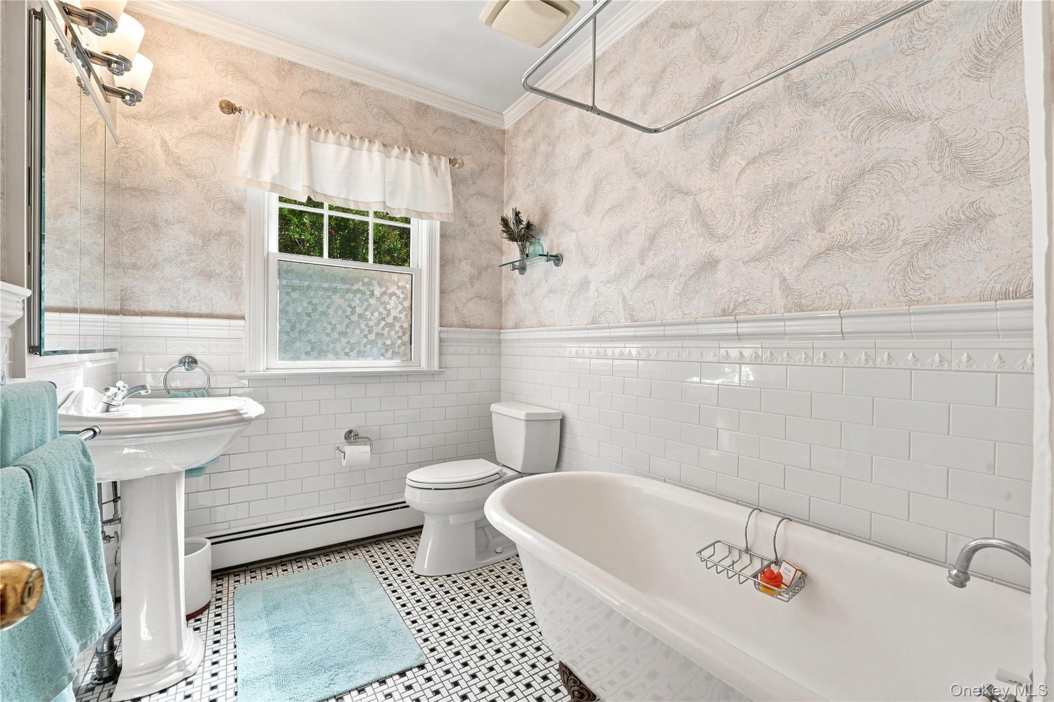 556 N Windsor Avenue – For Sale photo 31