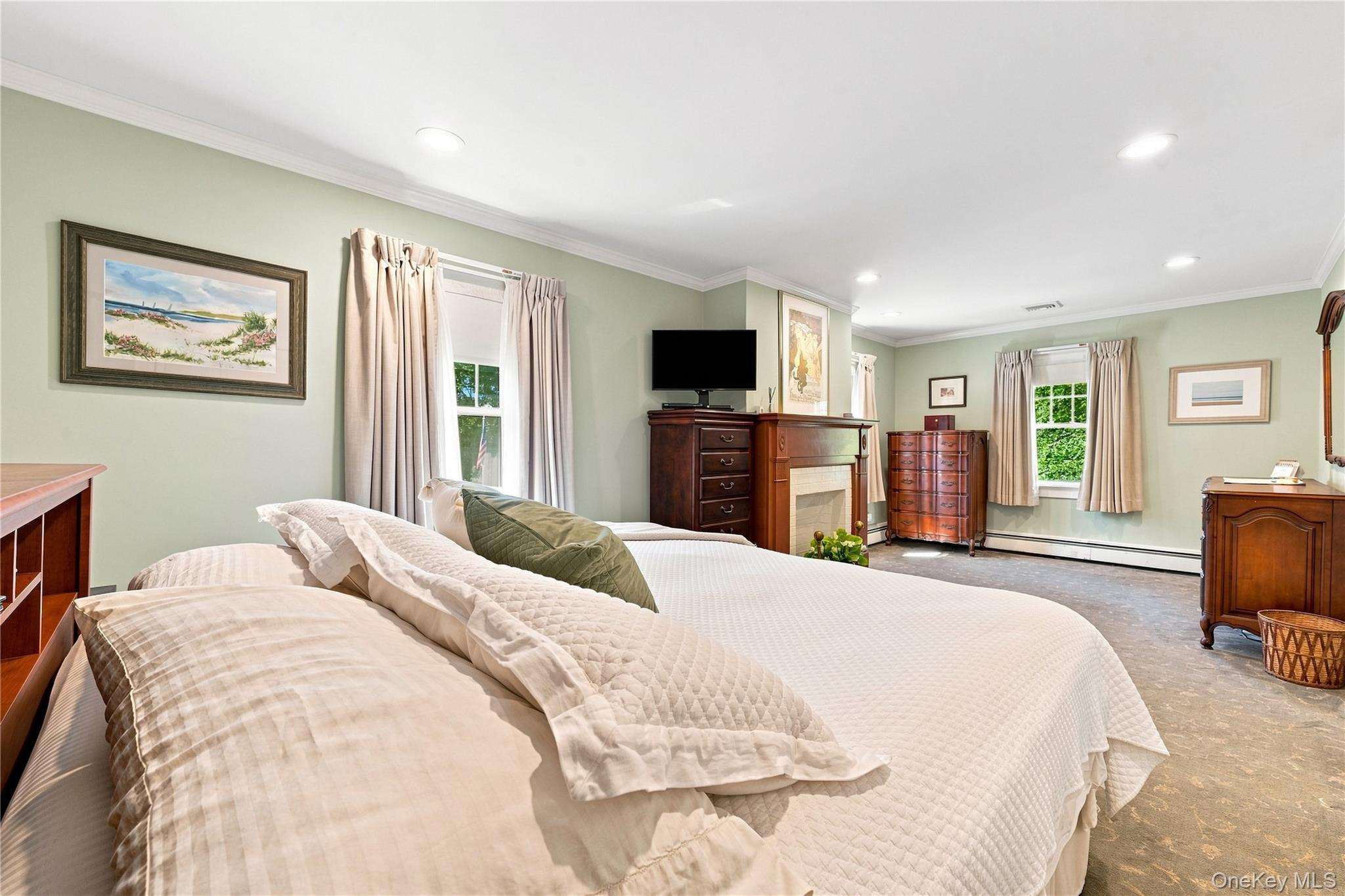 556 N Windsor Avenue – For Sale photo 33
