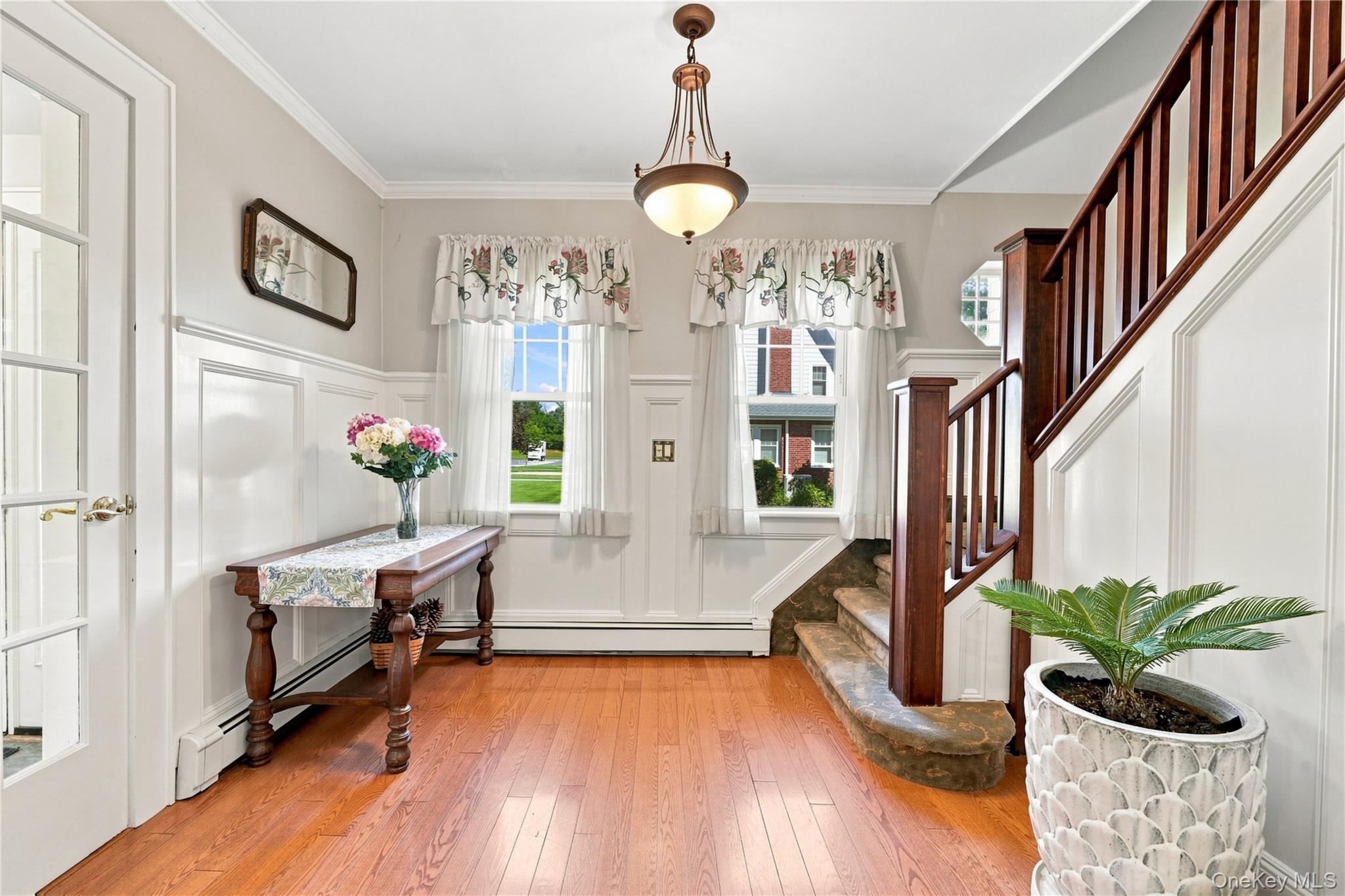 556 N Windsor Avenue – For Sale photo 5