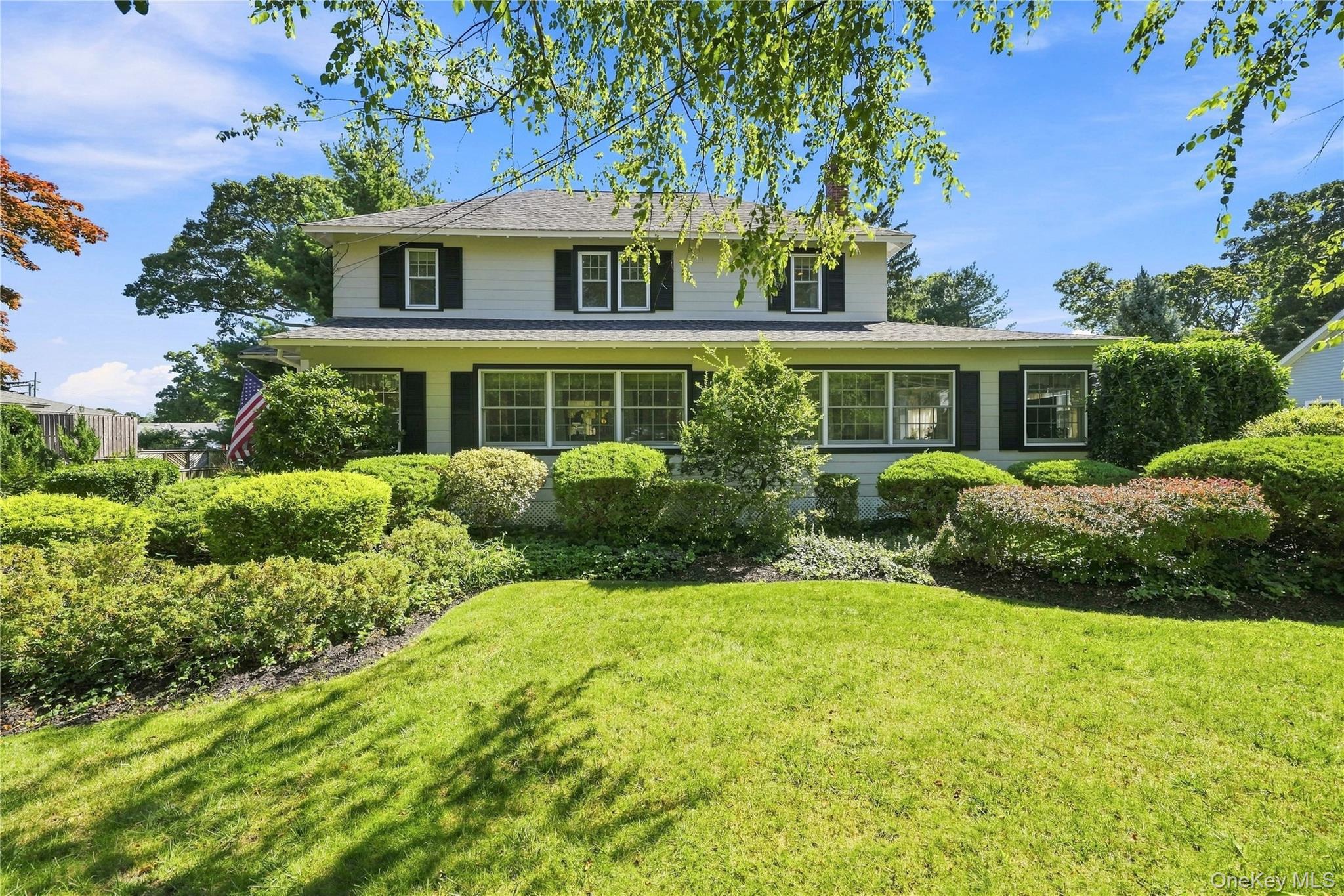 556 N Windsor Avenue – For Sale photo 2