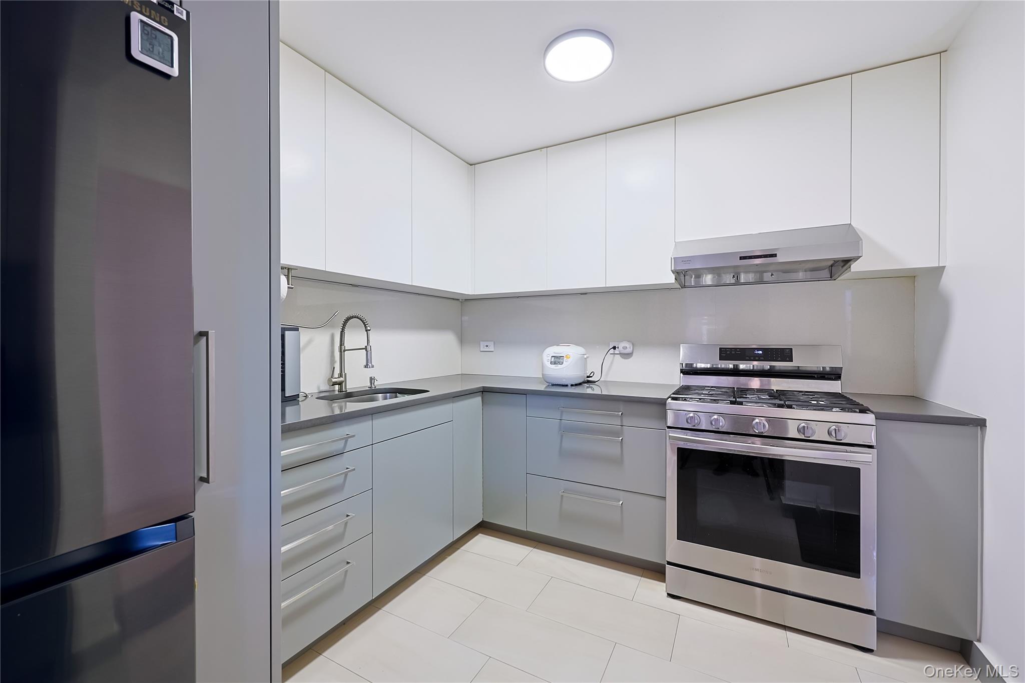 13604 Cherry Avenue, Unit 4E photo 9