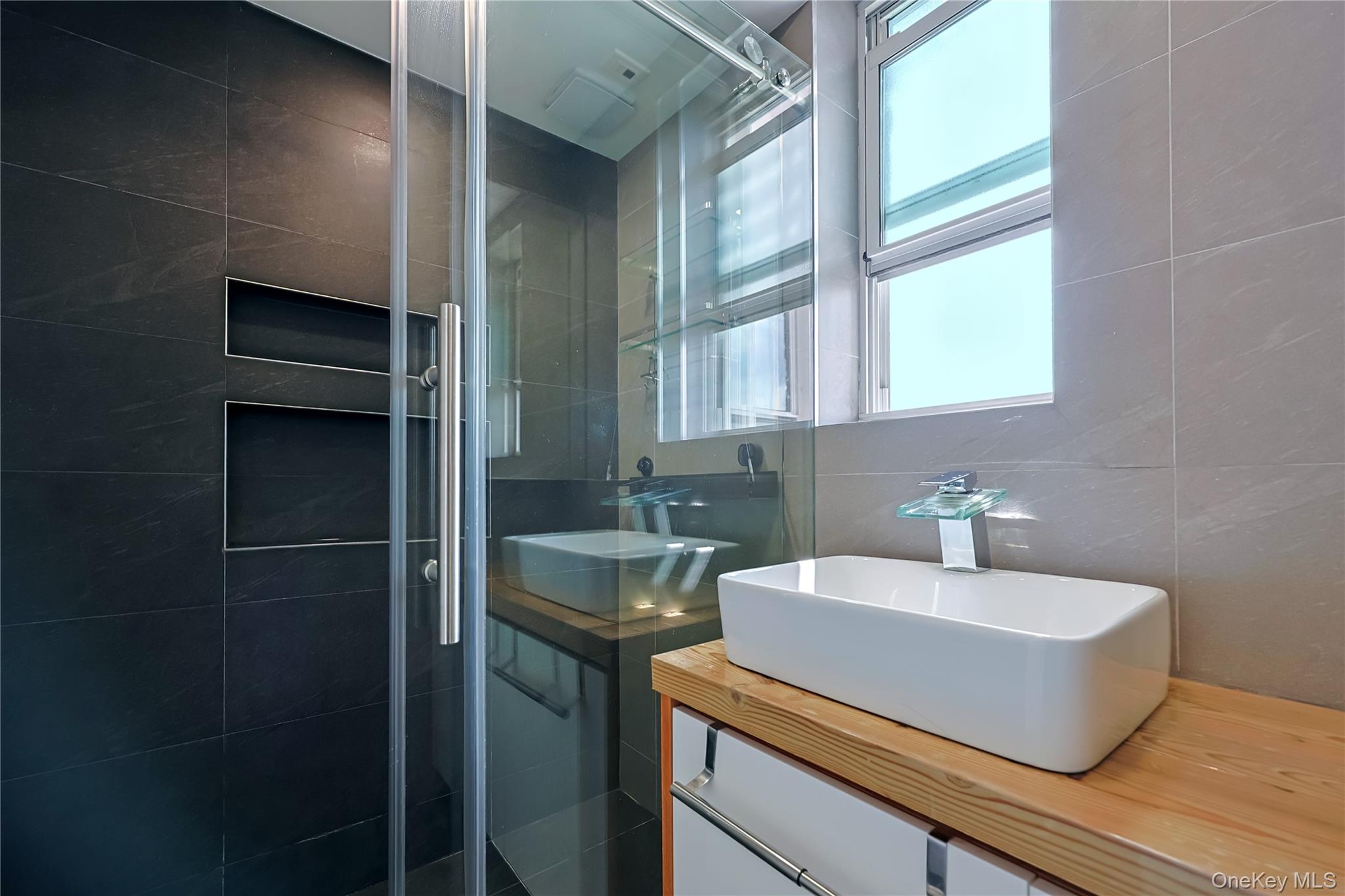 13604 Cherry Avenue, Unit 4E photo 15