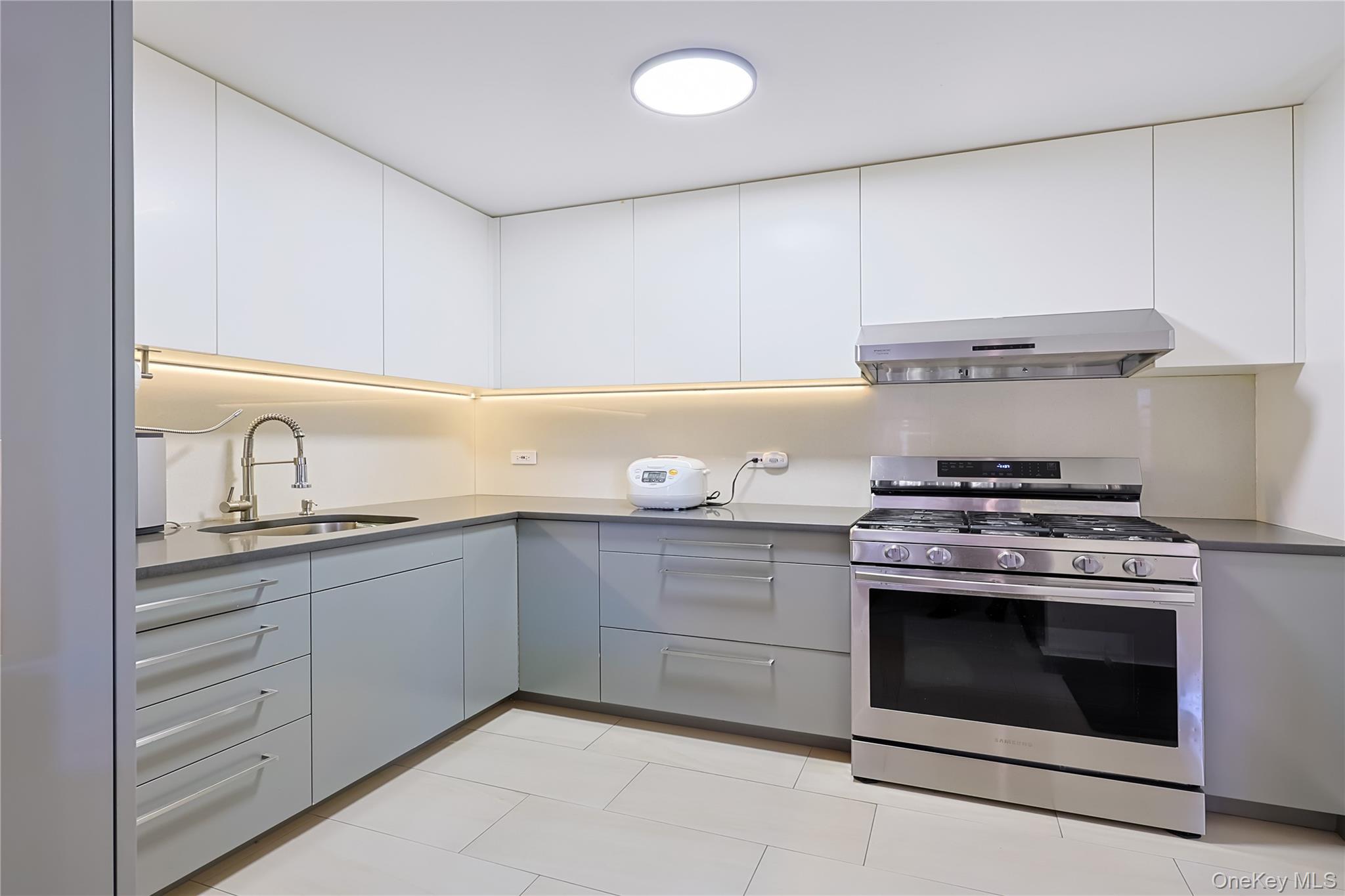 13604 Cherry Avenue, Unit 4E photo 10