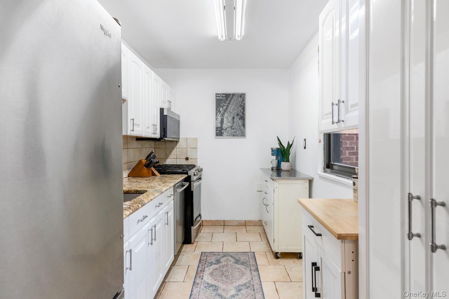 58 09 246th Crescent, Unit upper unit photo 5