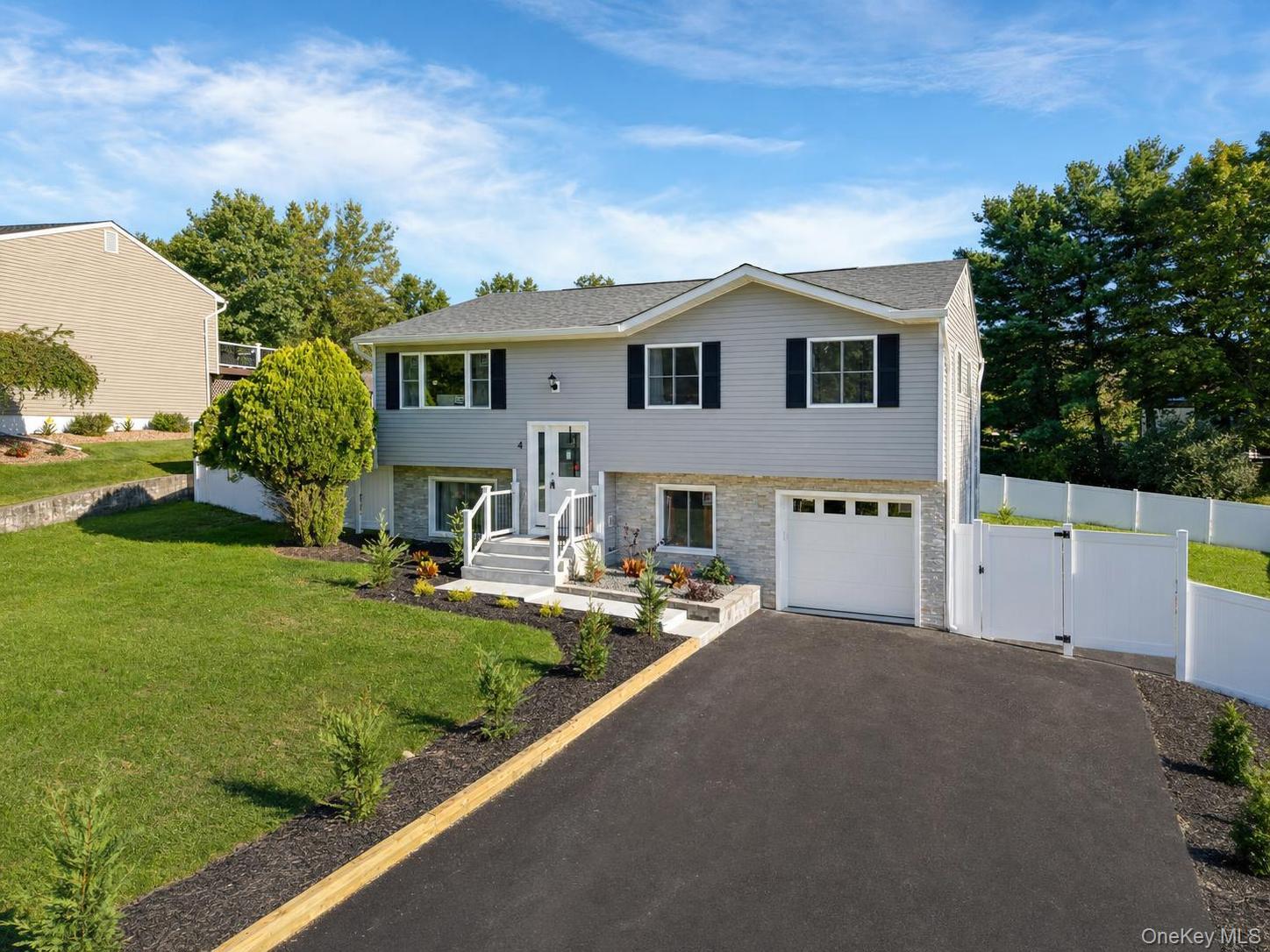 4 Liberty Court – For Sale photo 2