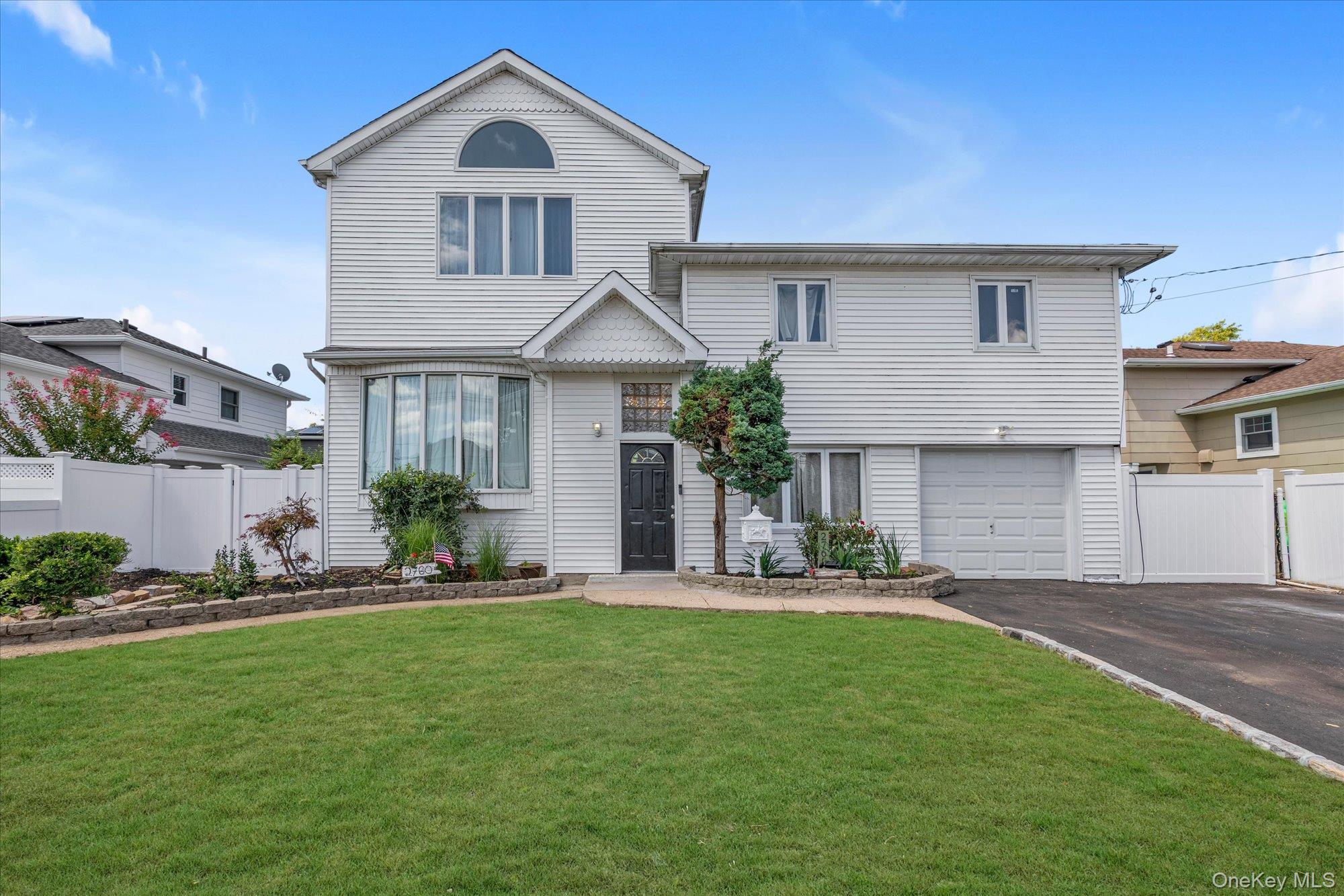 2760 Bellmore Avenue – For Sale