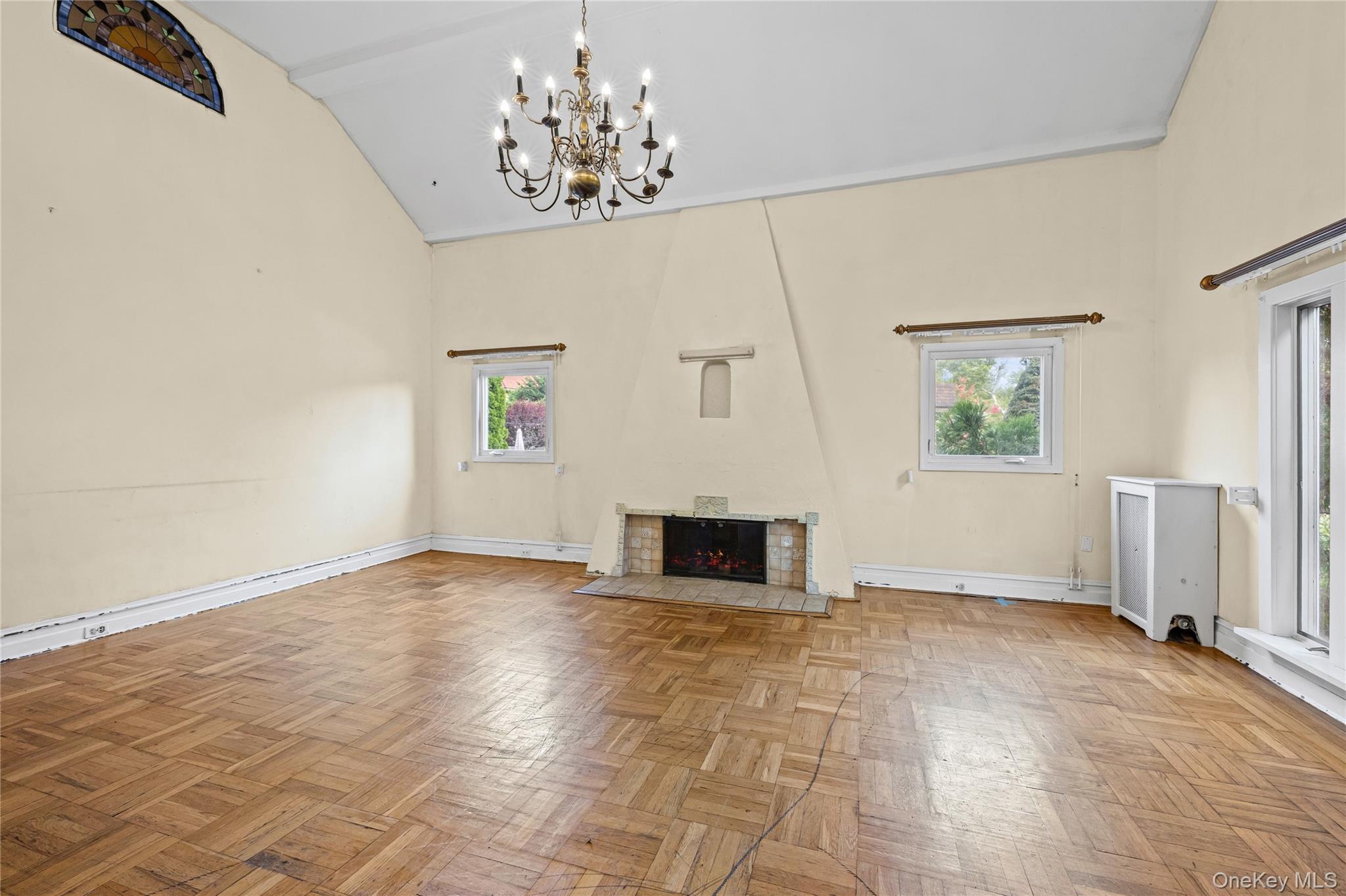 319 Frankel Boulevard – For Sale photo 4