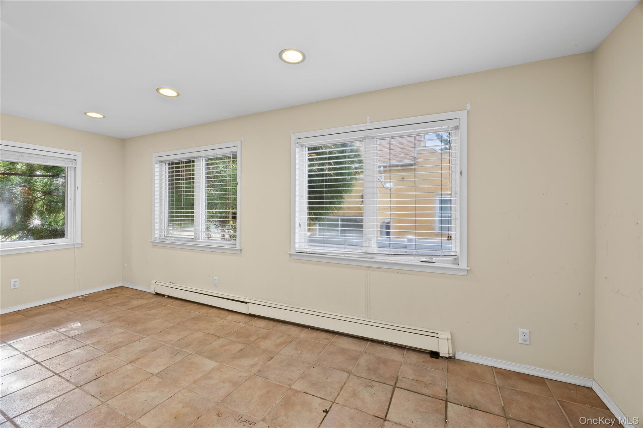 319 Frankel Boulevard – For Sale photo 8