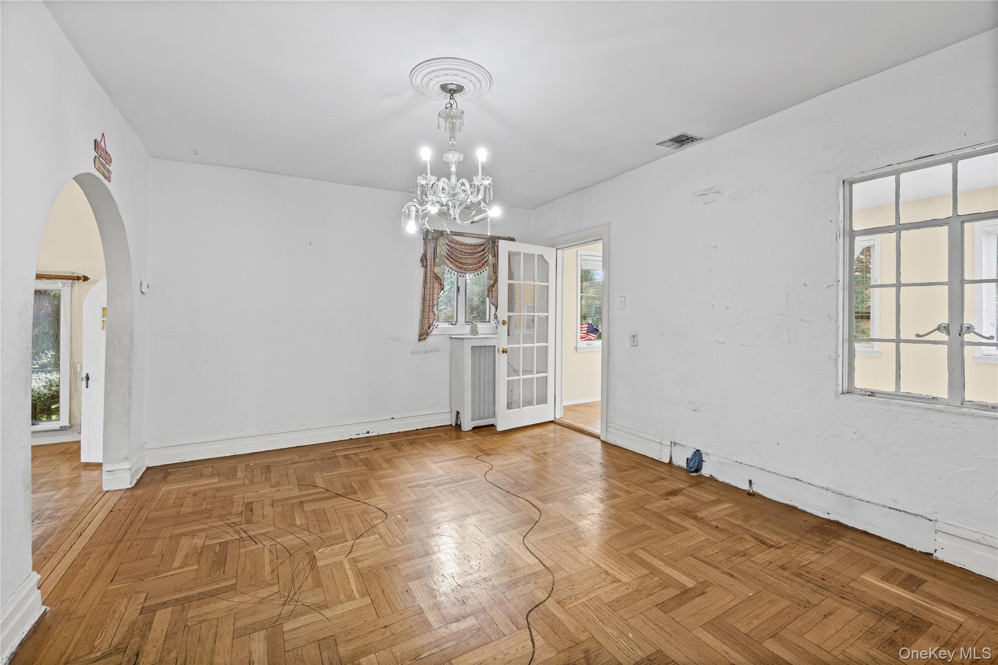 319 Frankel Boulevard – For Sale photo 12
