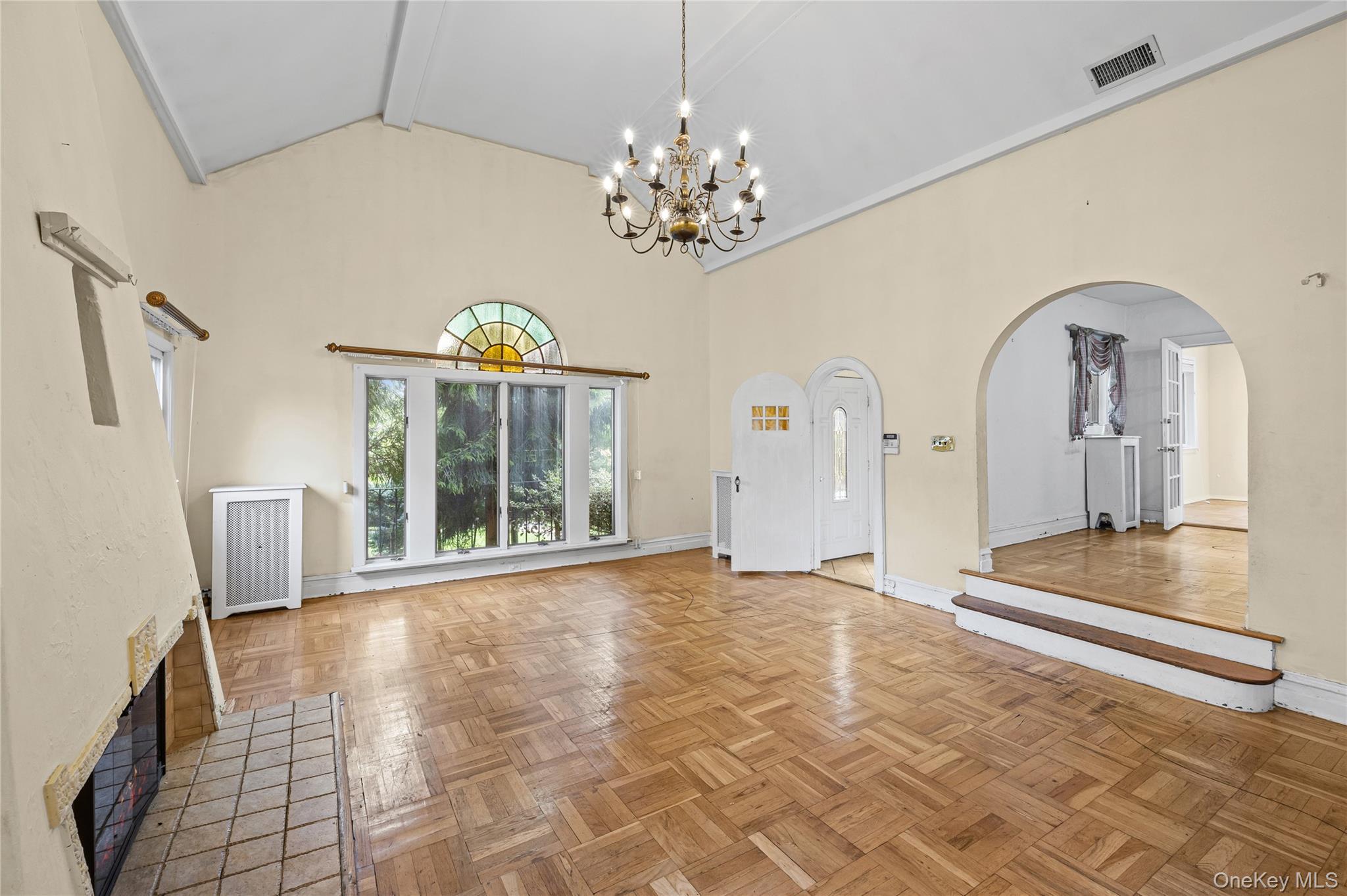 319 Frankel Boulevard – For Sale photo 6