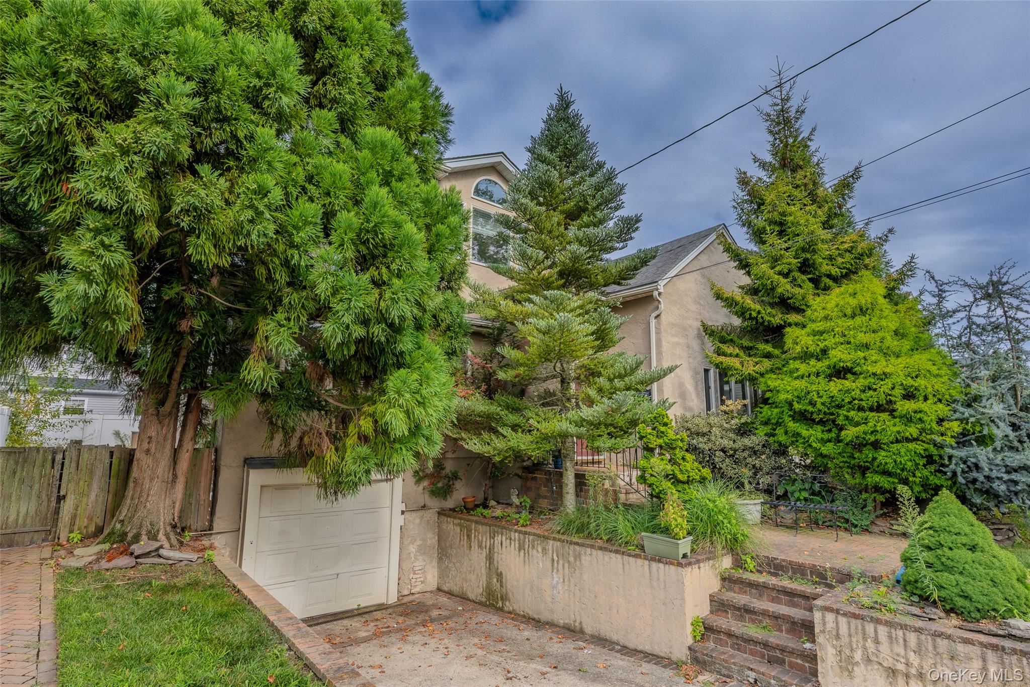 319 Frankel Boulevard – For Sale photo 2