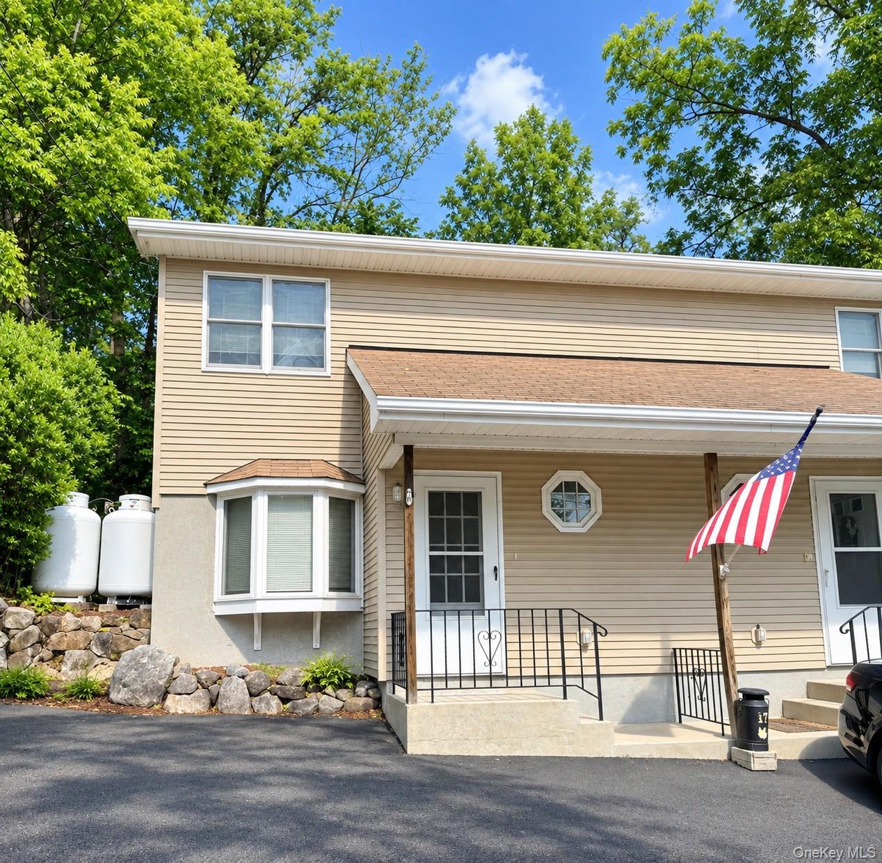 17 Brooks Lane, Unit B