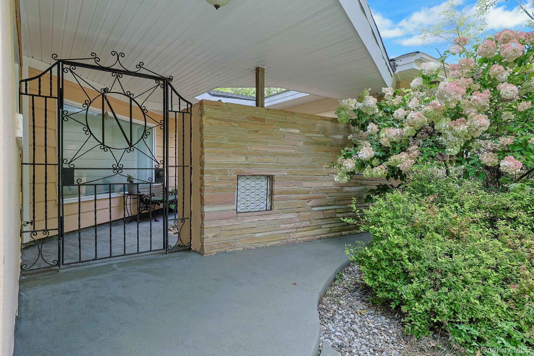 130 Apple Lane Drive – For Sale photo 3