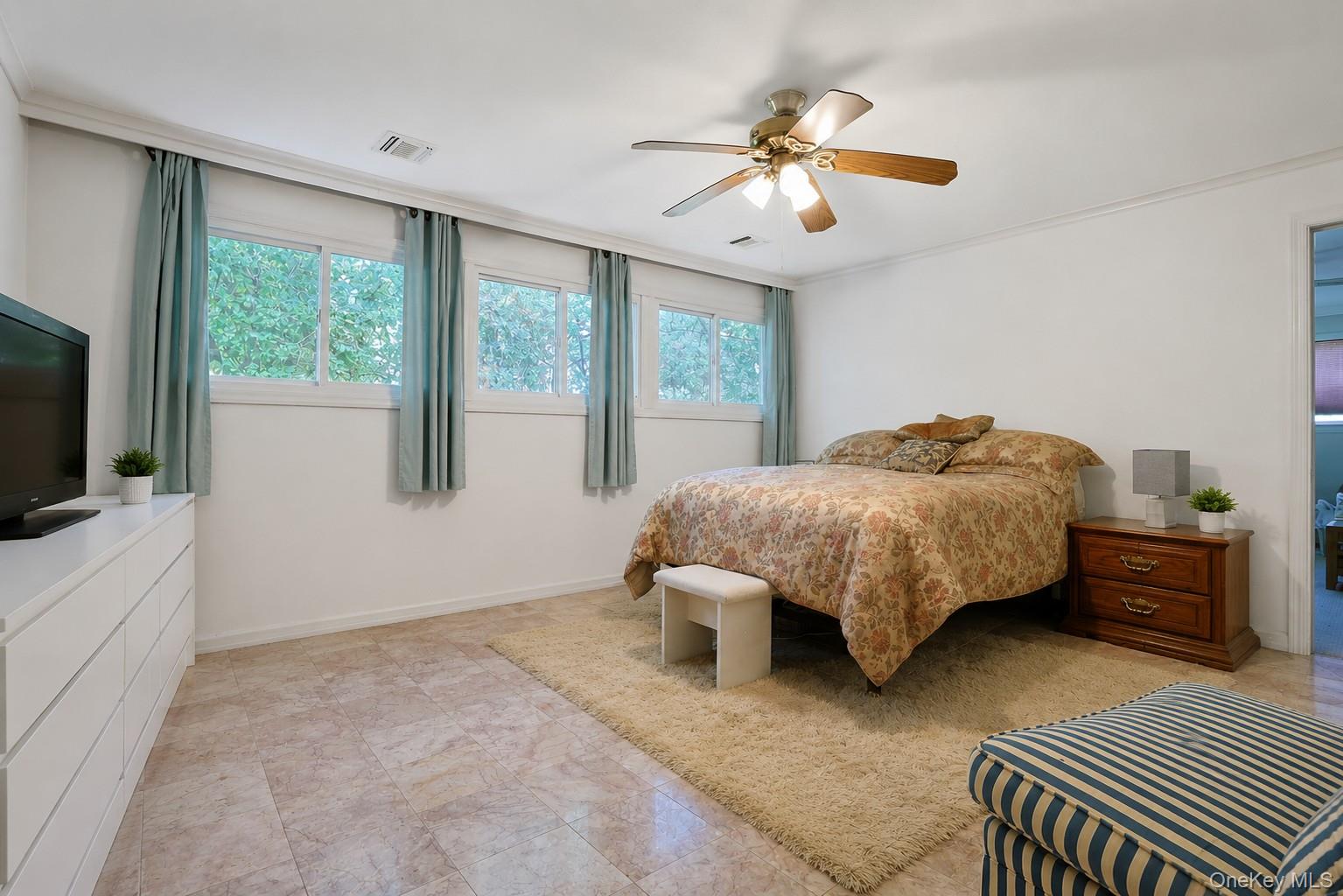 130 Apple Lane Drive – For Sale photo 17