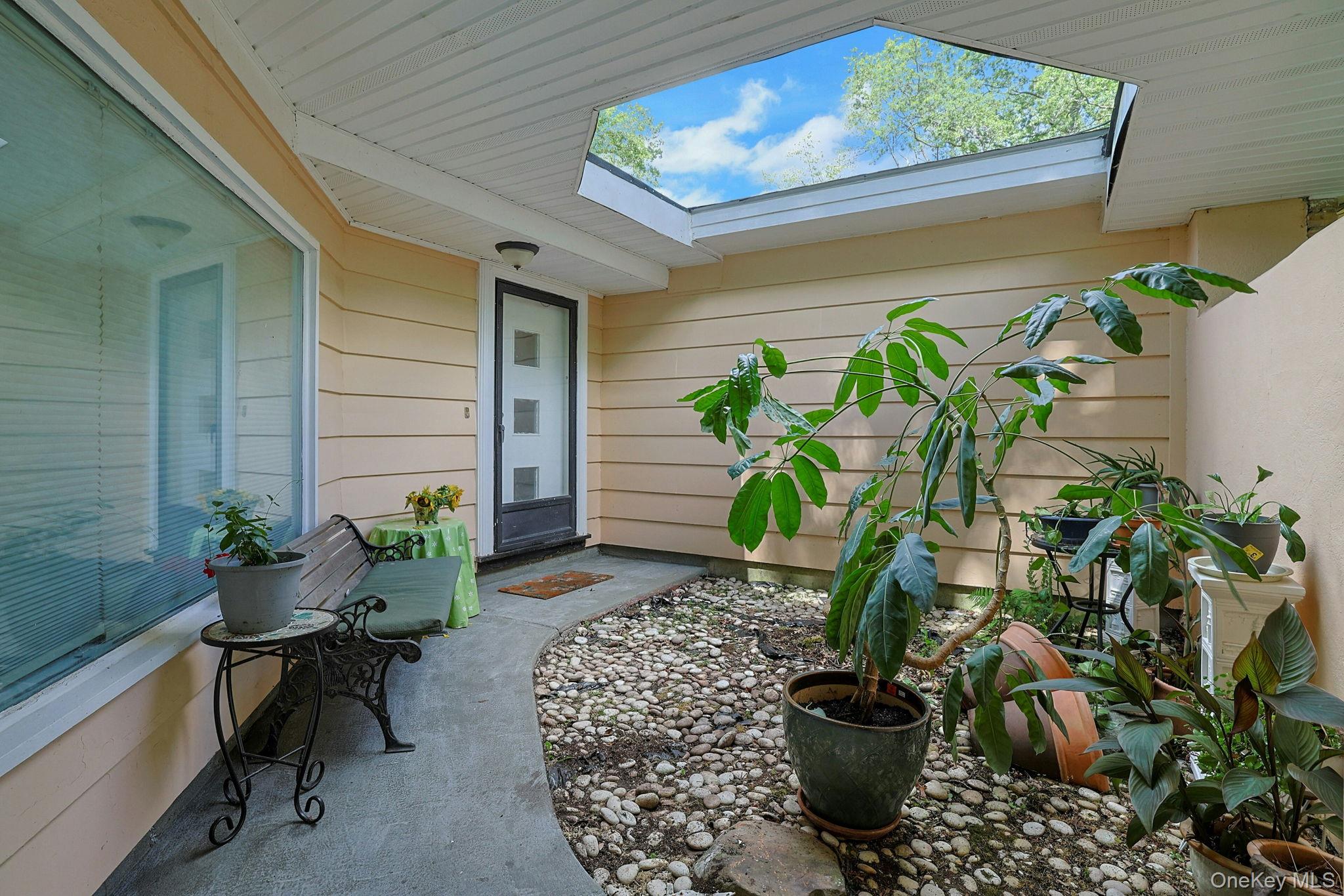 130 Apple Lane Drive – For Sale photo 4