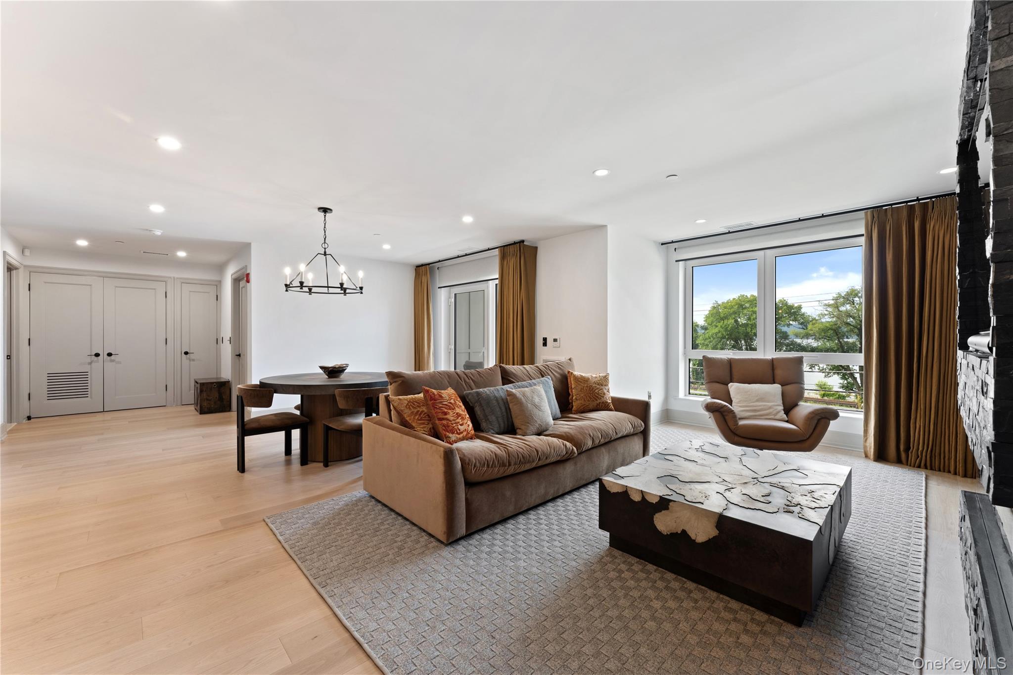 25 S Riverside Avenue, Unit 210 photo 4
