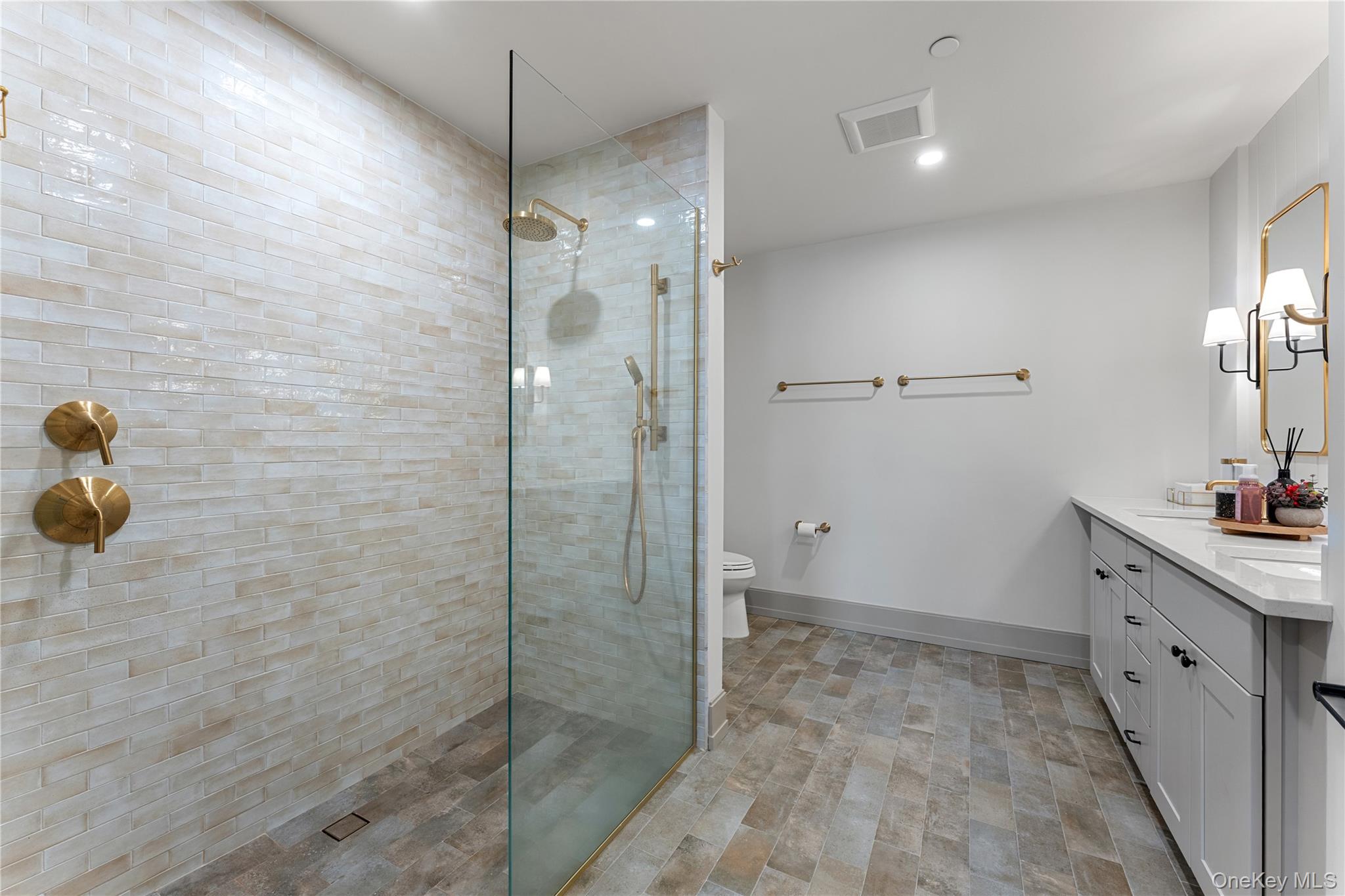 25 S Riverside Avenue, Unit 210 photo 15