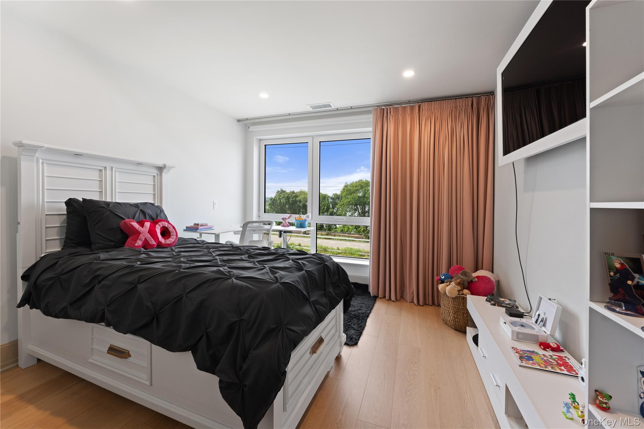 25 S Riverside Avenue, Unit 210 photo 17