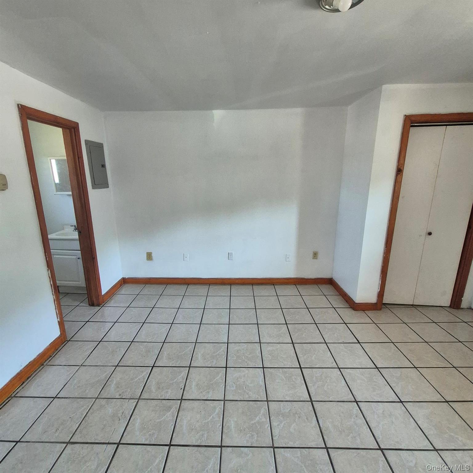 2071 Ulster Avenue, Unit 4 photo 3