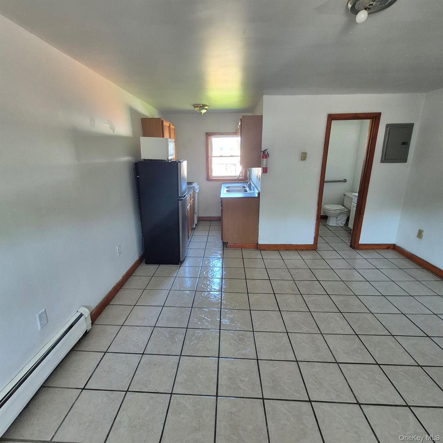 2071 Ulster Avenue, Unit 4 photo 2